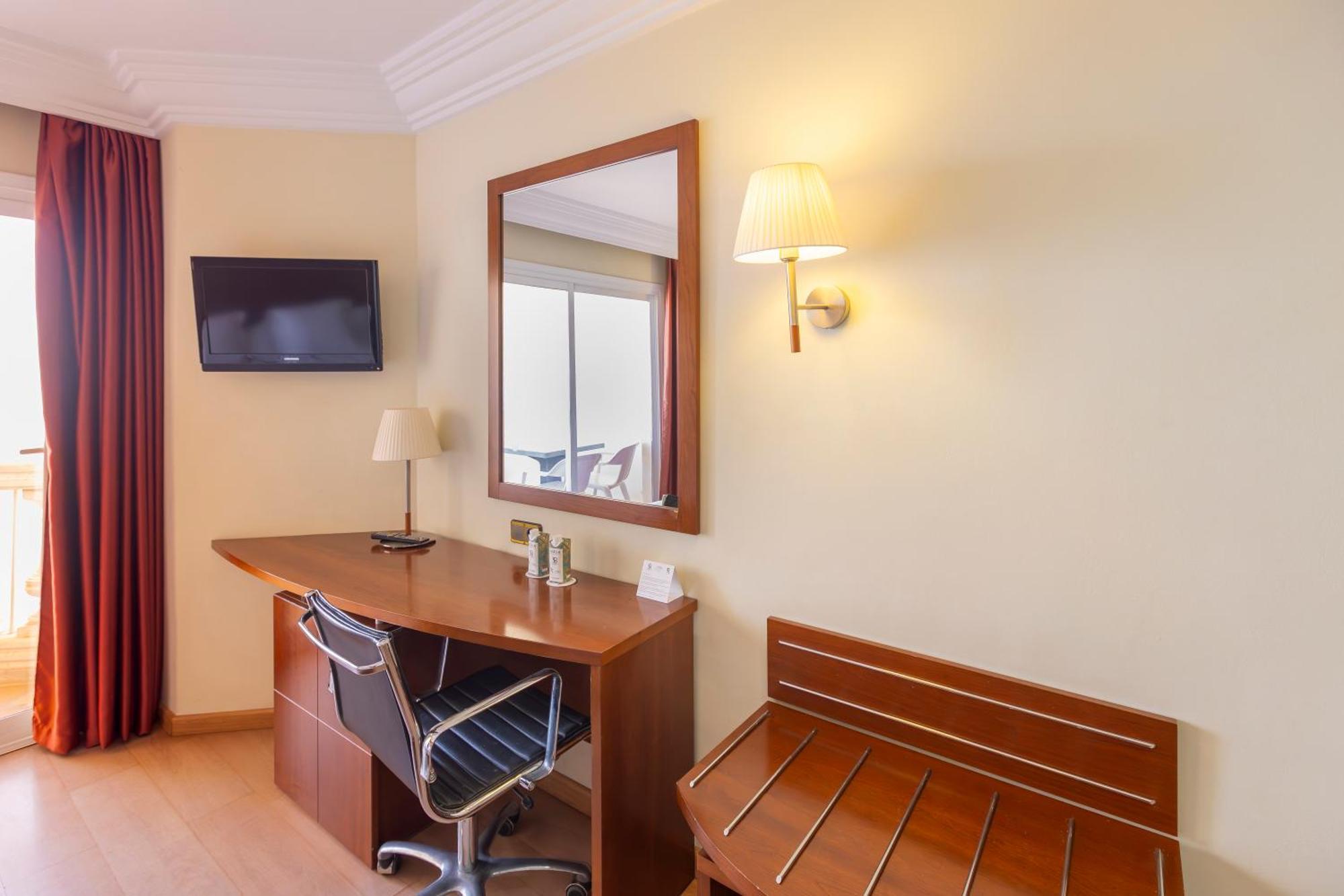 Double or Twin Room Sea View