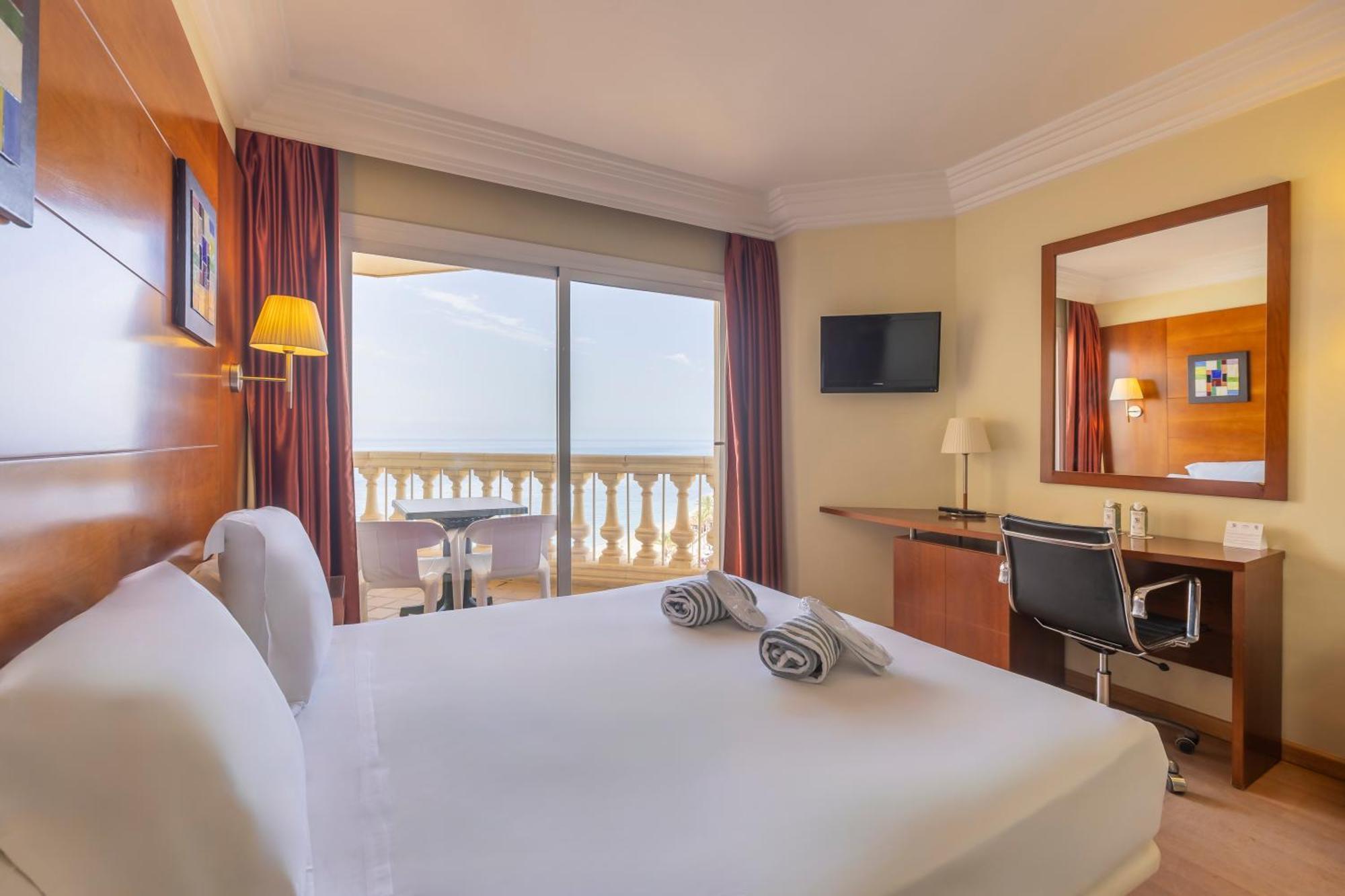 Double or Twin Room Sea View