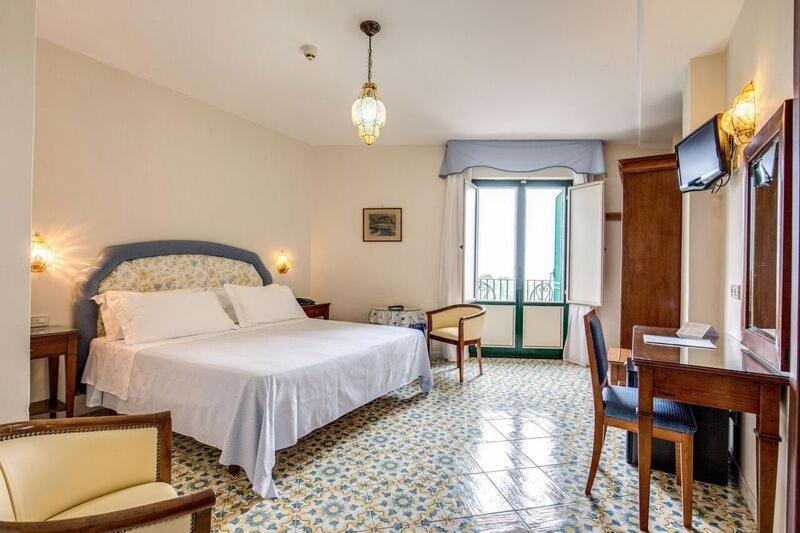 Large Double or Twin Room