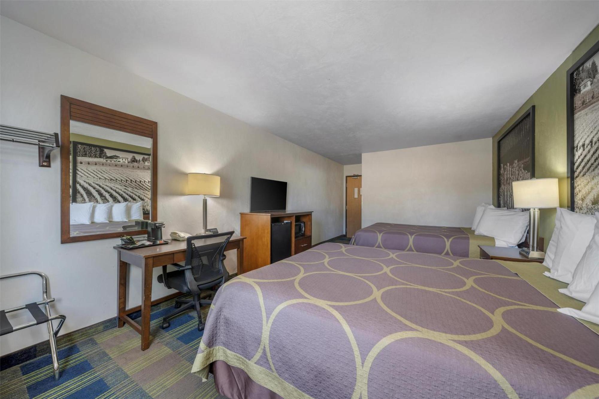 Queen Room Two Queen Beds Non-Smoking