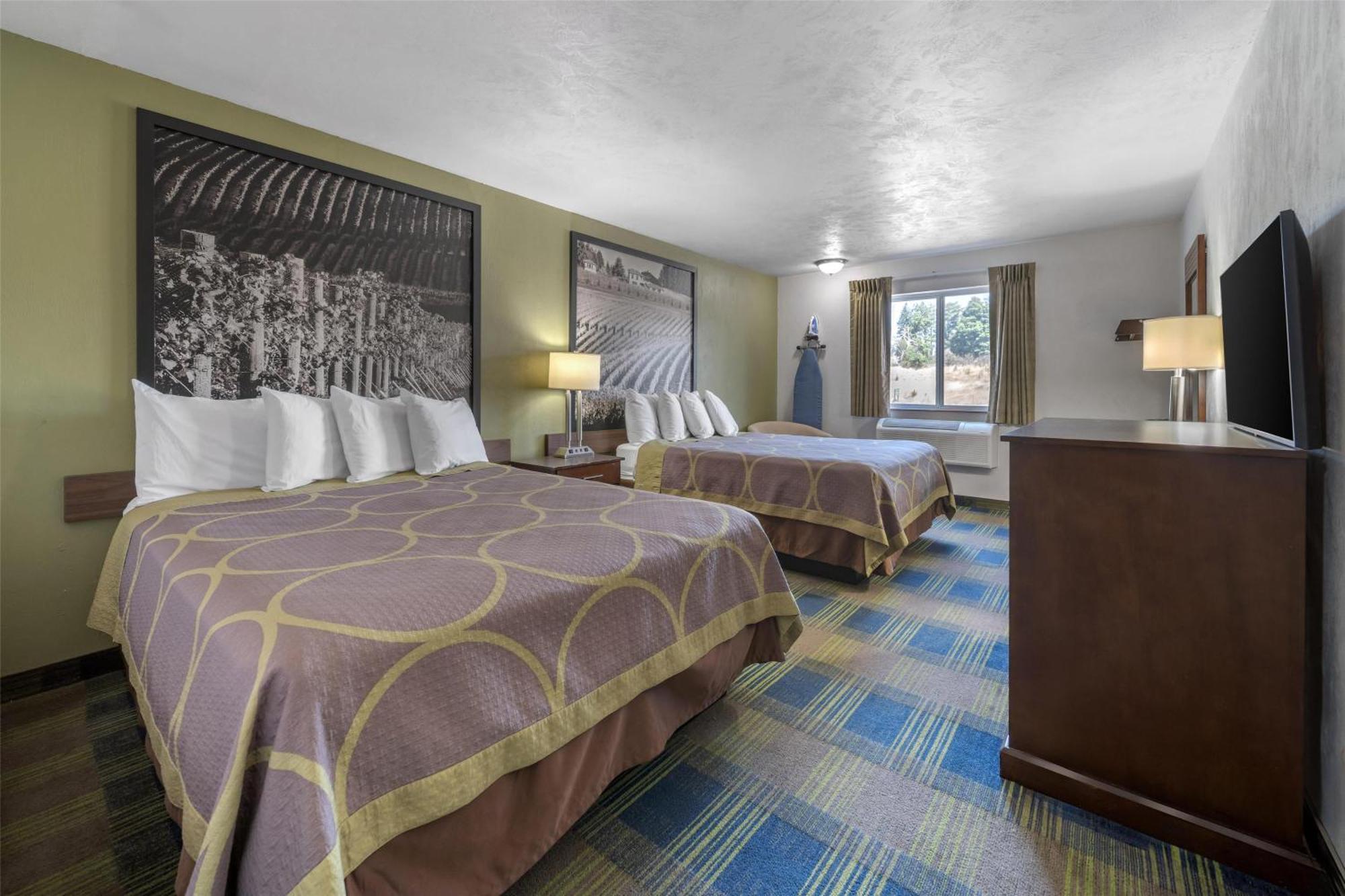 Queen Room Two Queen Beds Non-Smoking