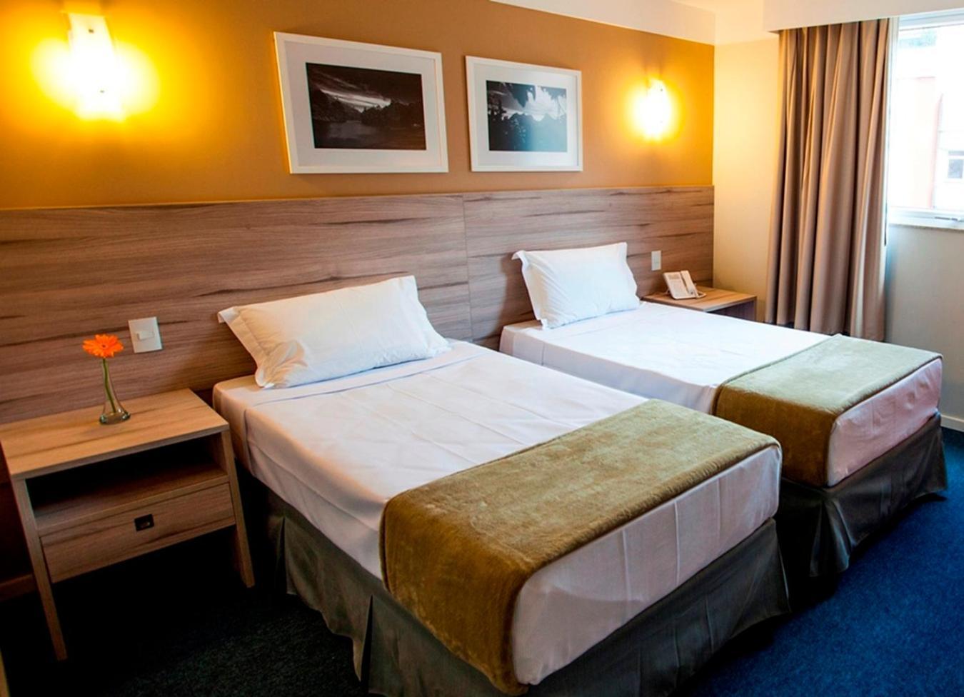 Standard Twin - 2 Twin Beds