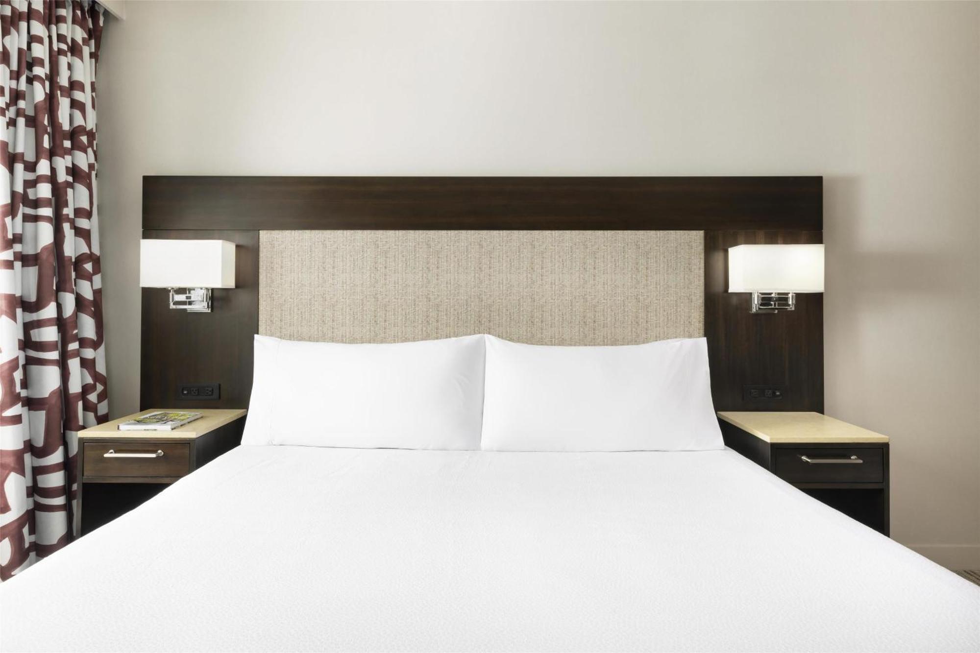 Queen Room Hearing Accessible