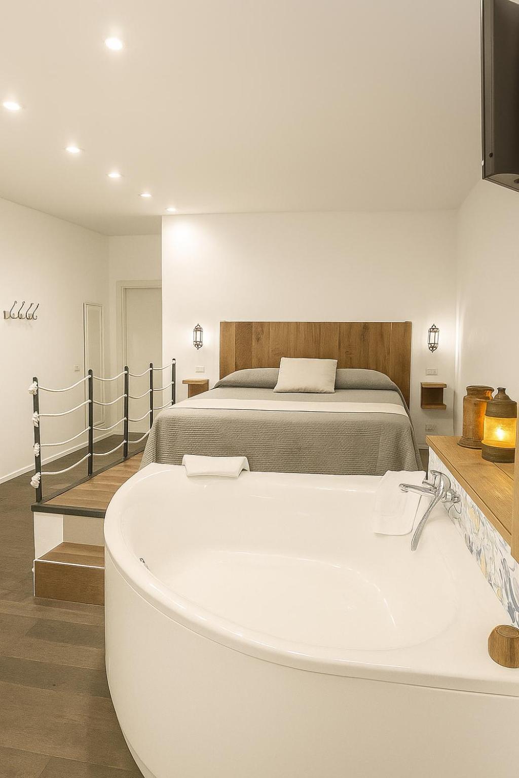 Suite Bathtub