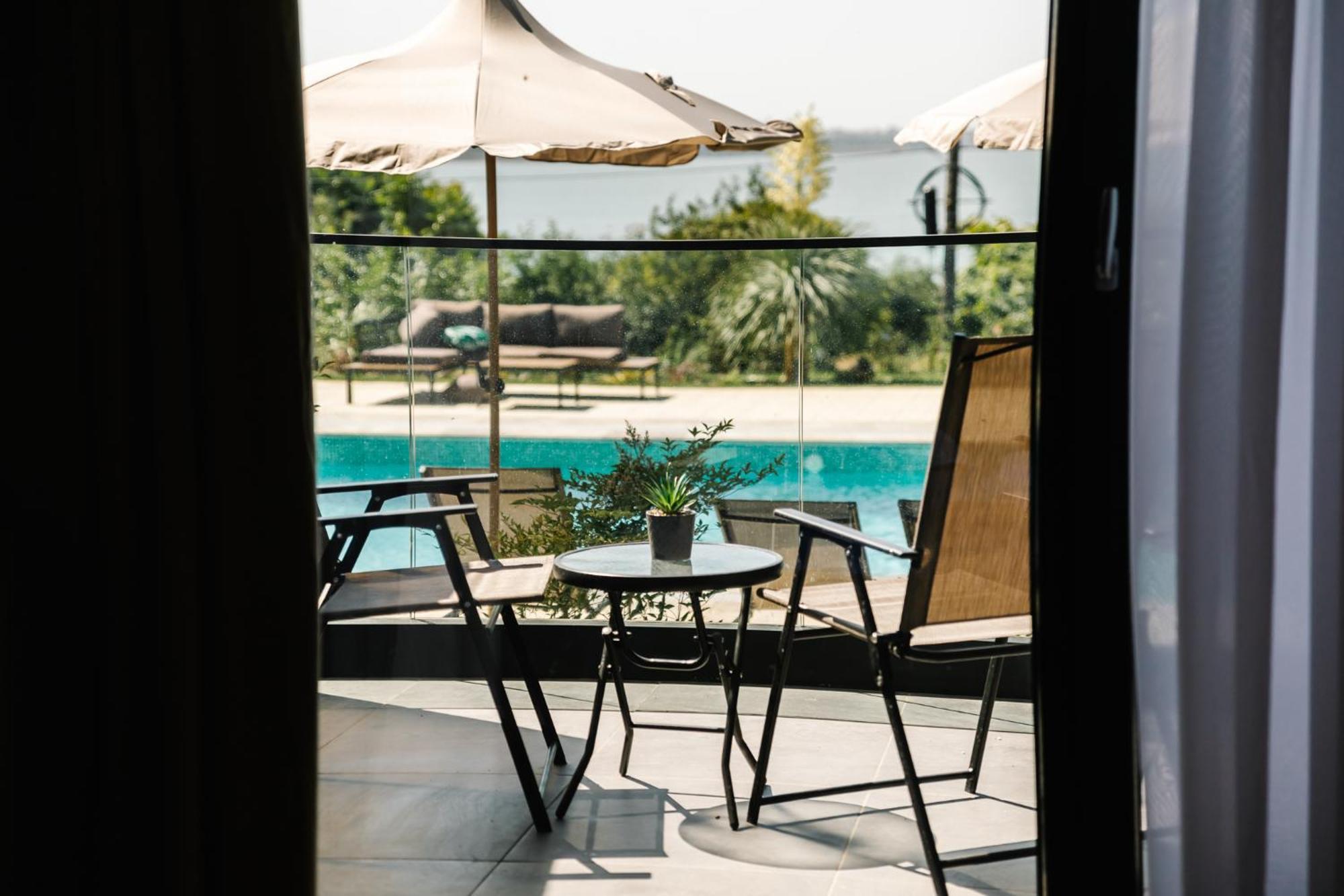 Apartamento con vistas a la piscina