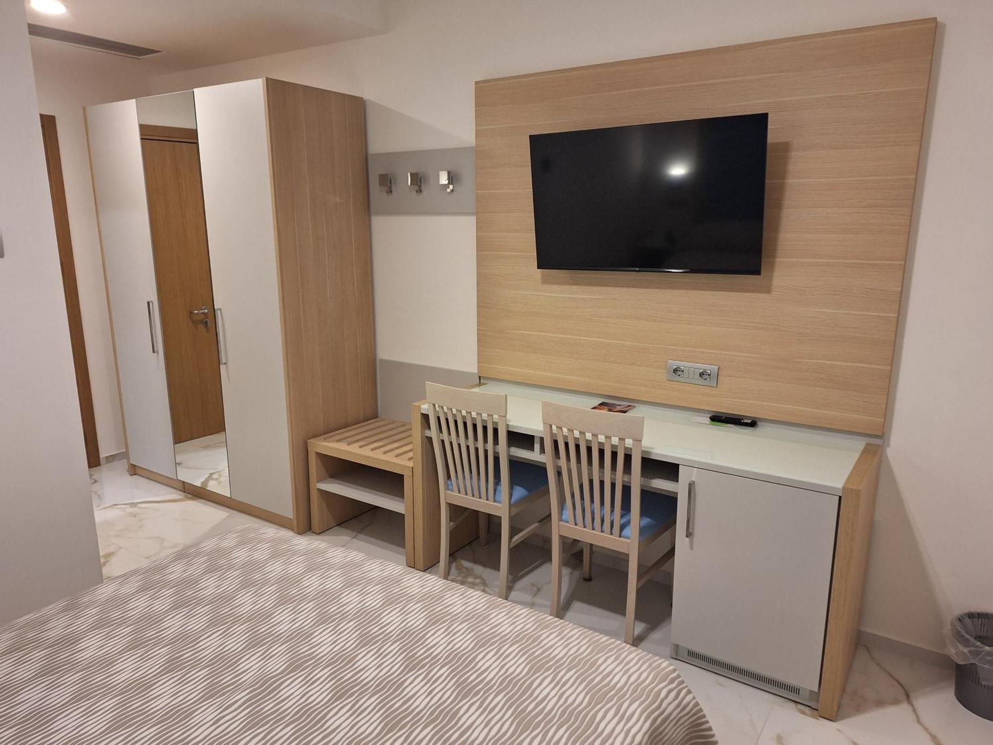 Deluxe Double or Twin Room
