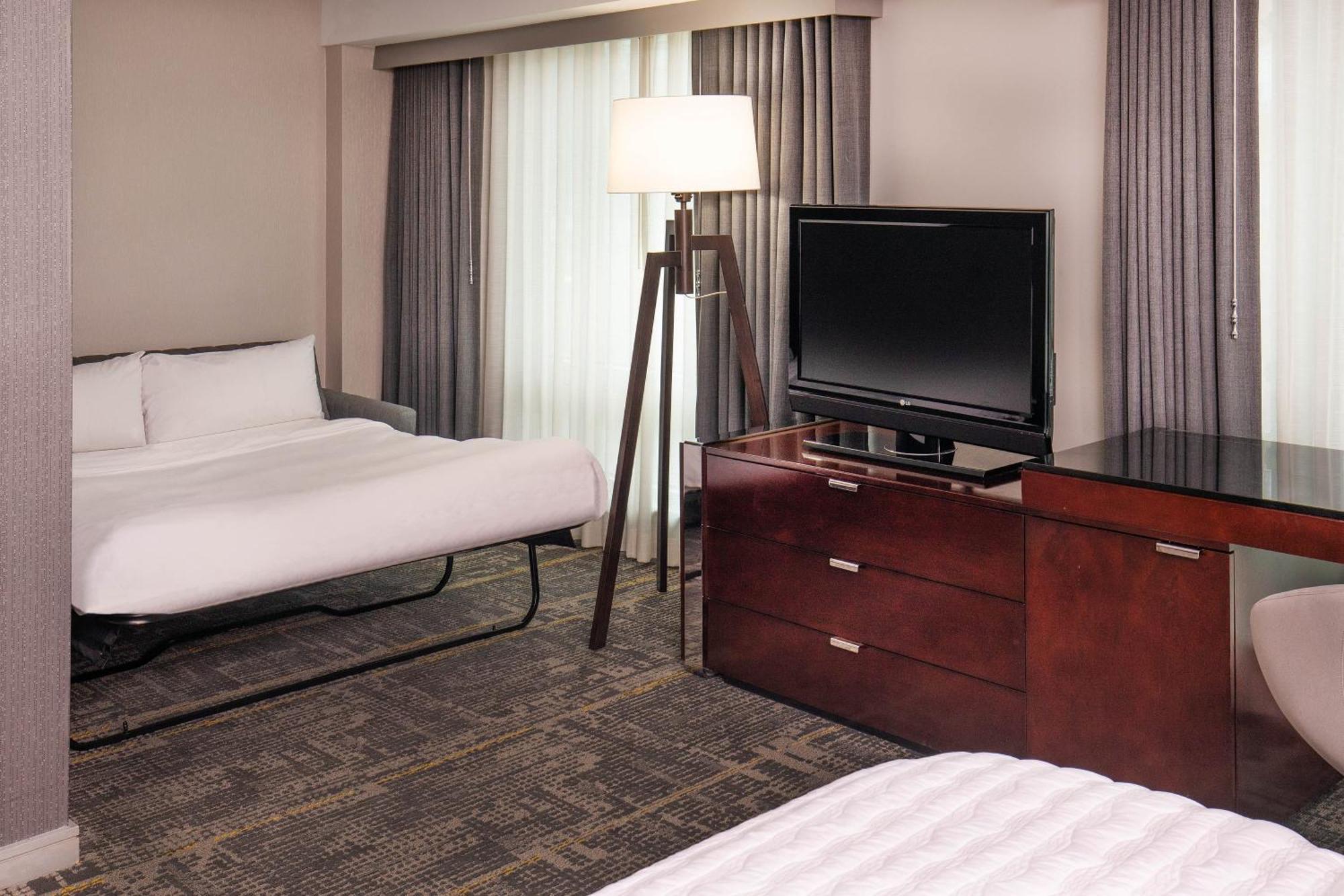 Junior Suite 1 King