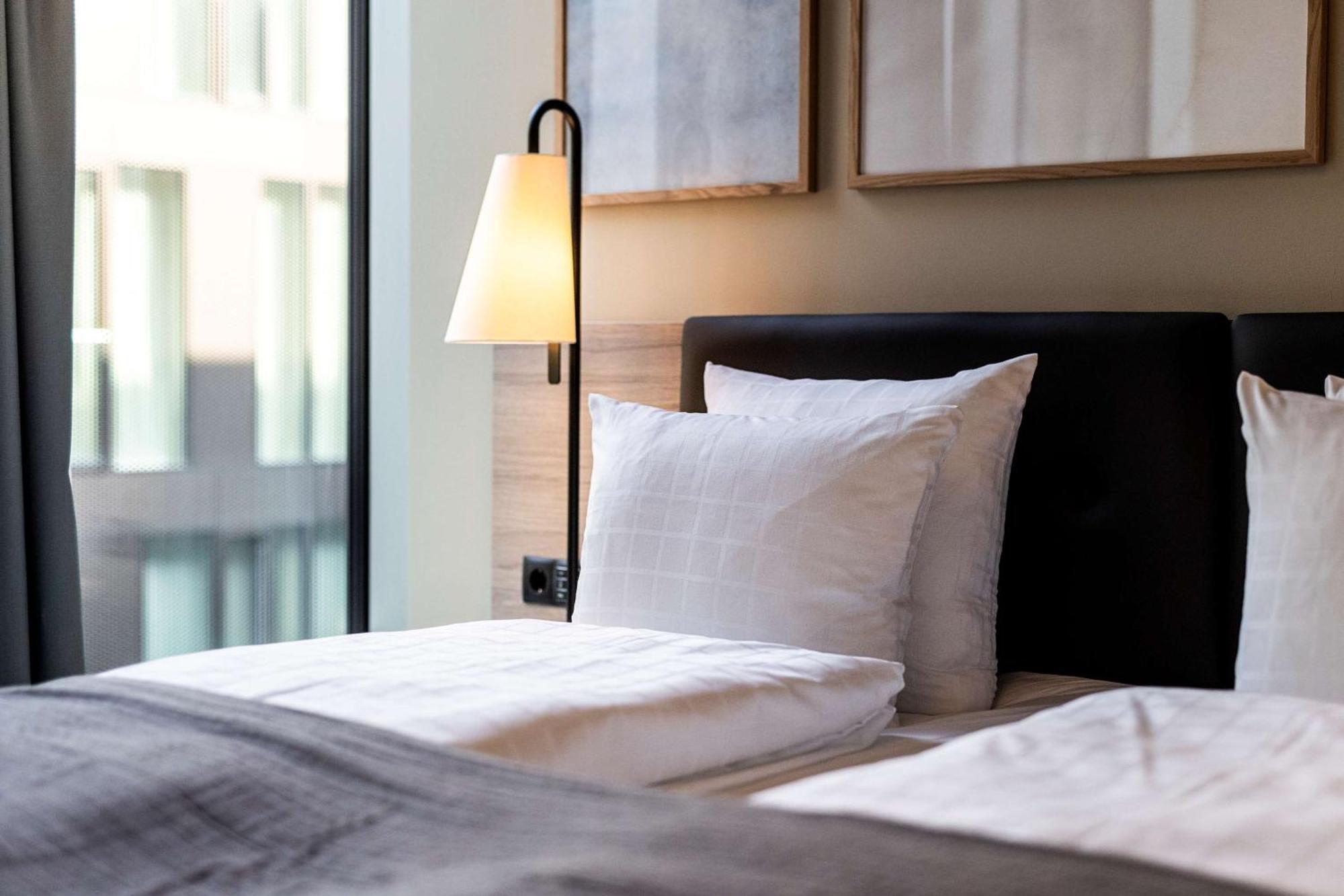 Standard King Room Wellness pool access