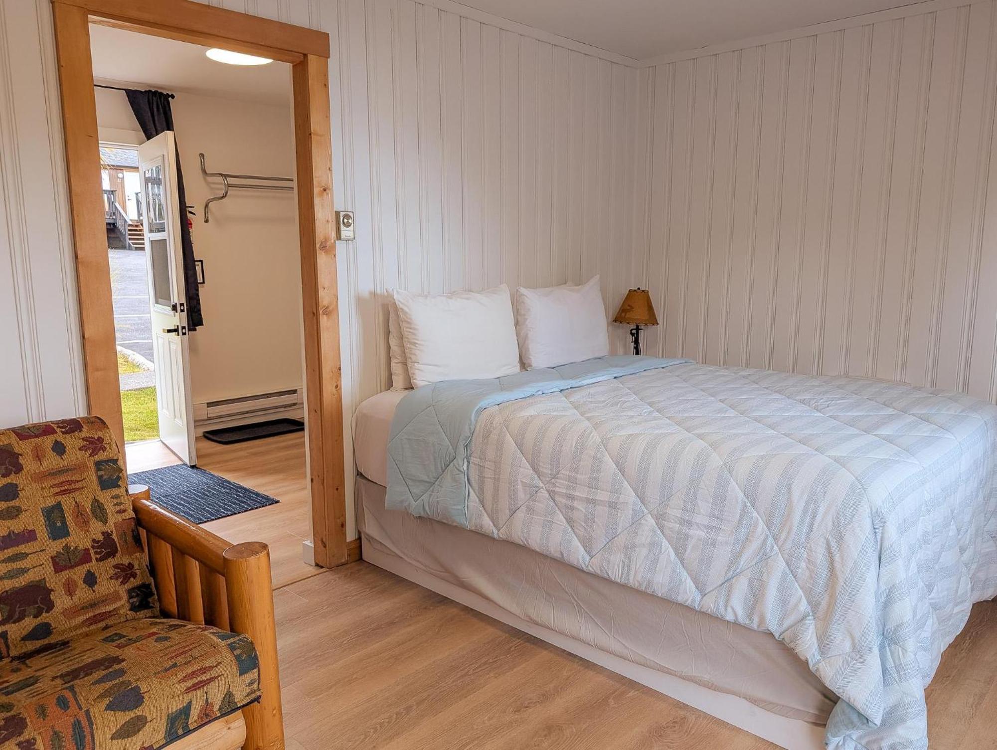 Oceanview One Bedroom Suite Kitchenette