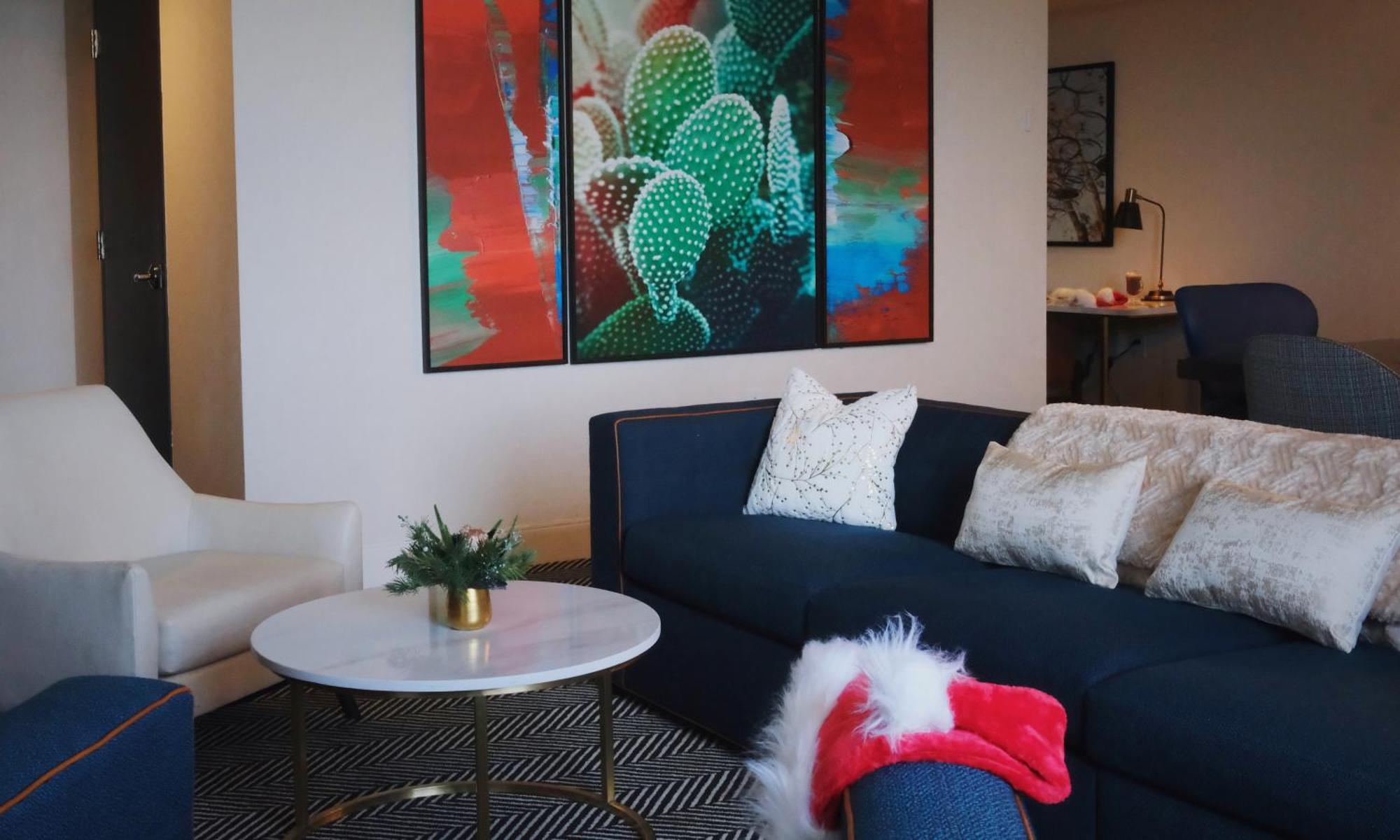 One-Bedroom Holiday-Themed Suite Sofa Bed,1683808786:JPEG