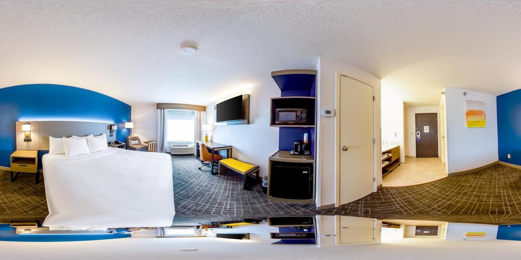 King Room with Roll-In Shower - Disability Access/Non Smoking