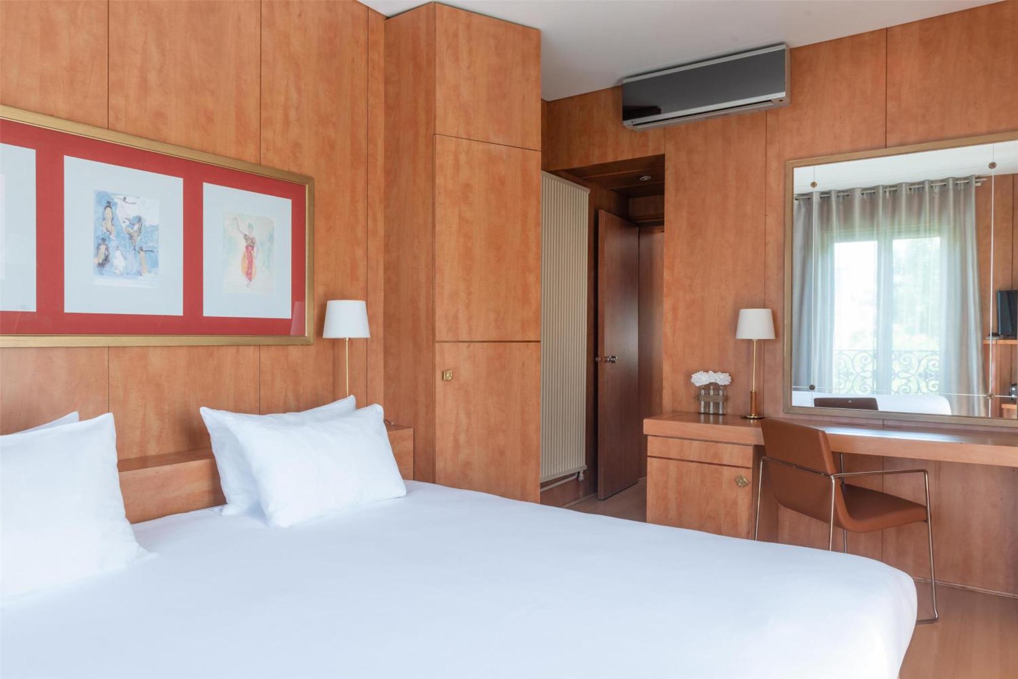 Queen Suite