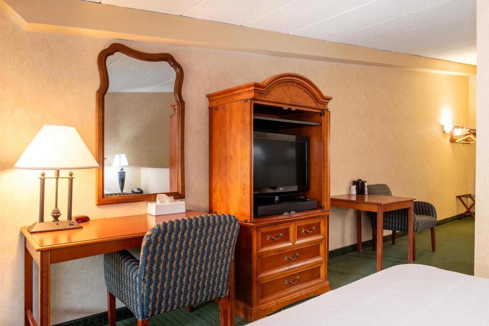 Queen Room