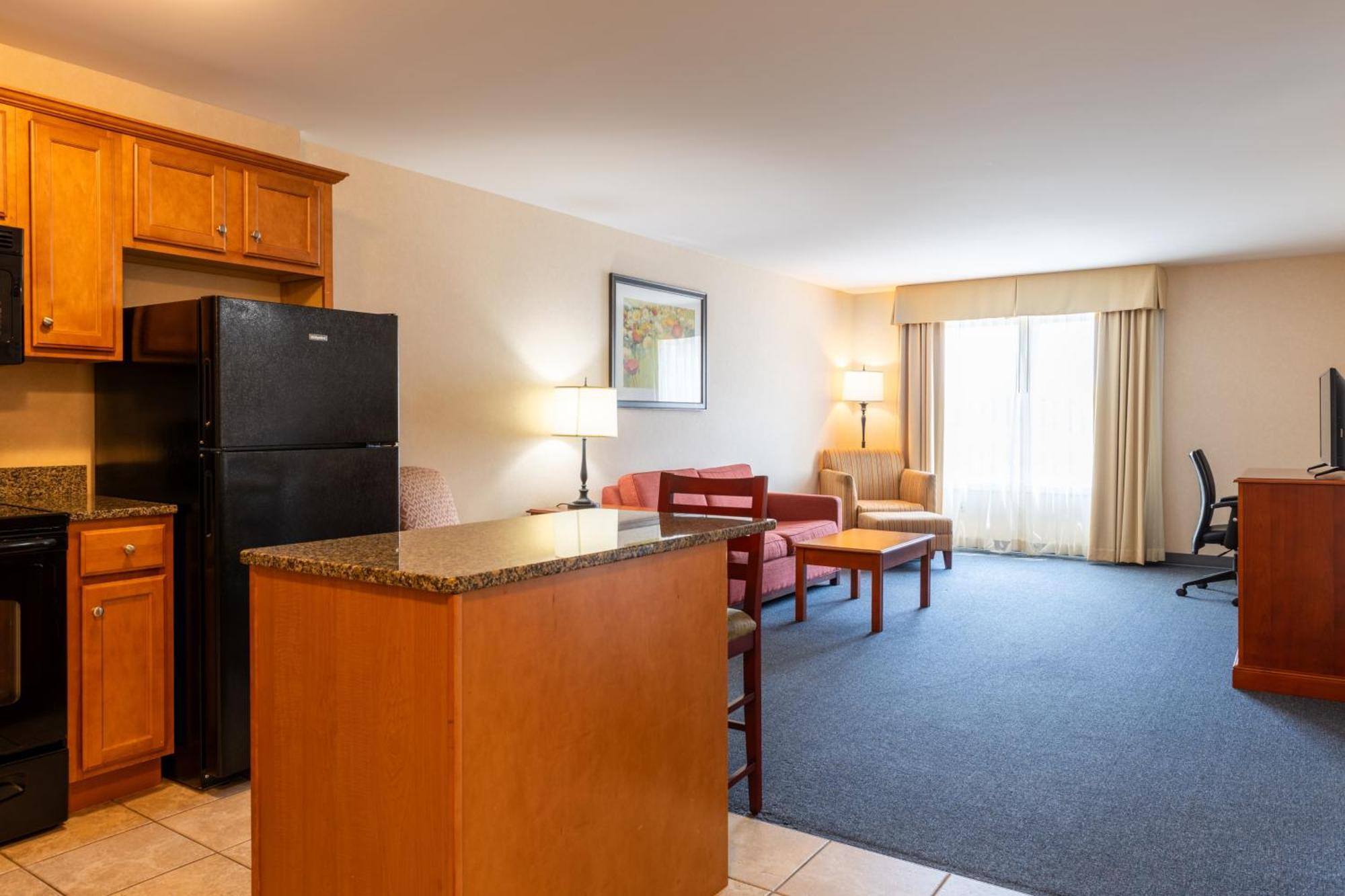Deluxe King Suite