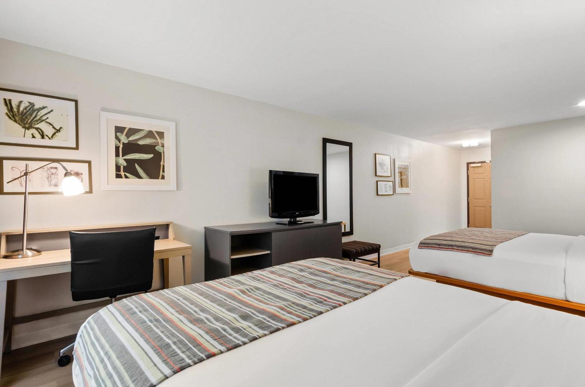 Queen Room Two Queen Beds