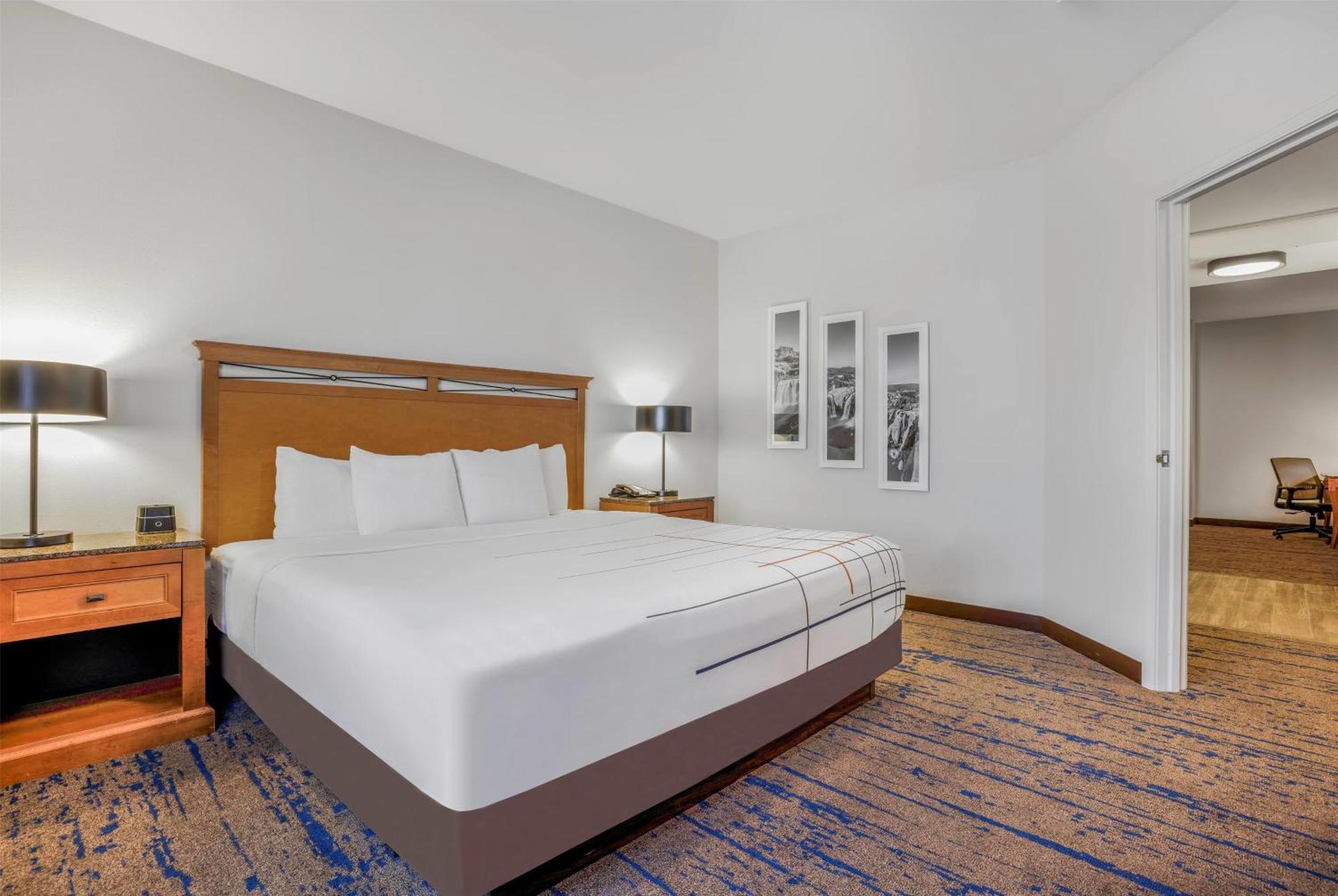 Two-Bedroom Suite with Two King Beds - Non-Smoking
