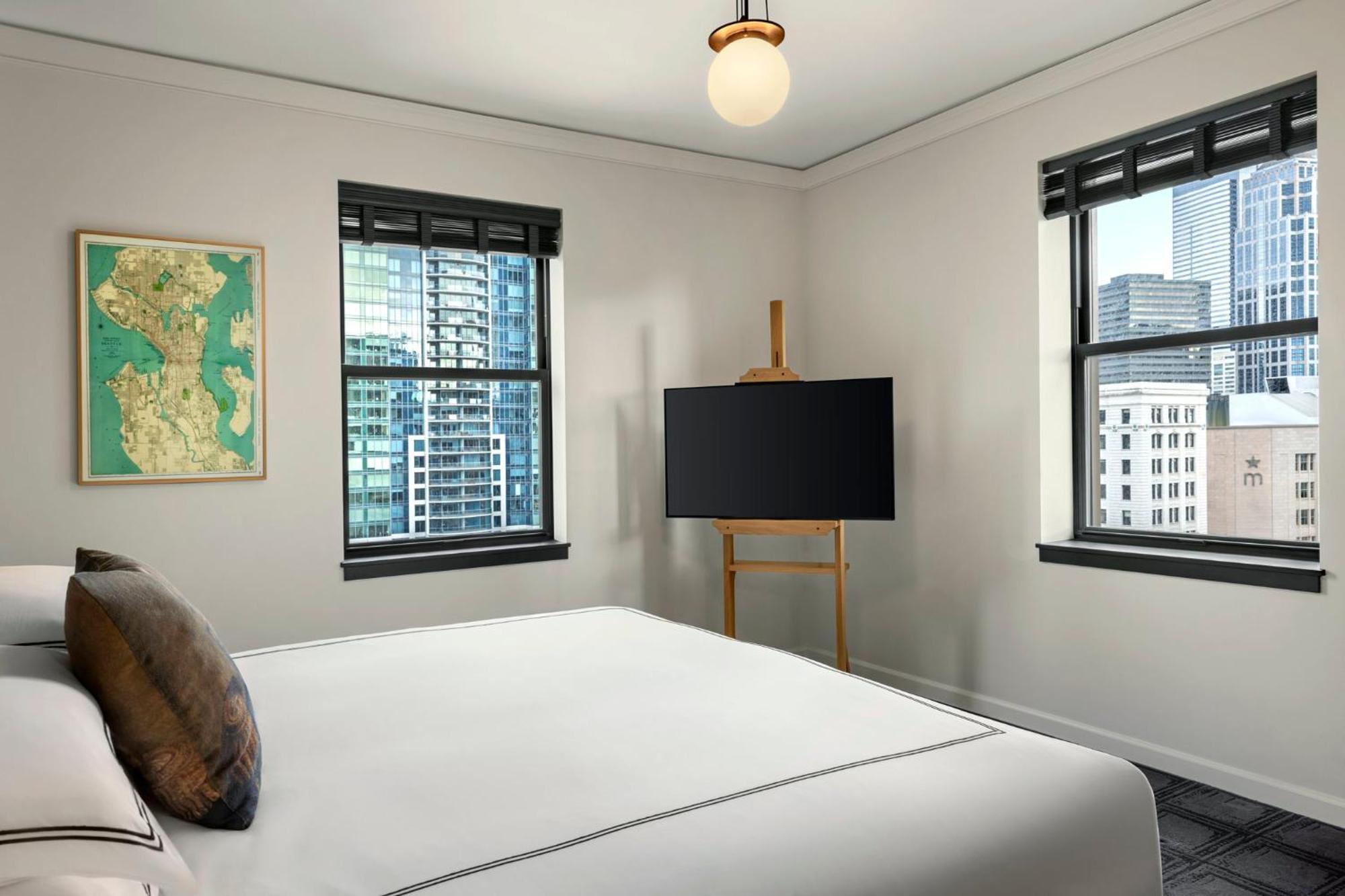 Premium King Room City View