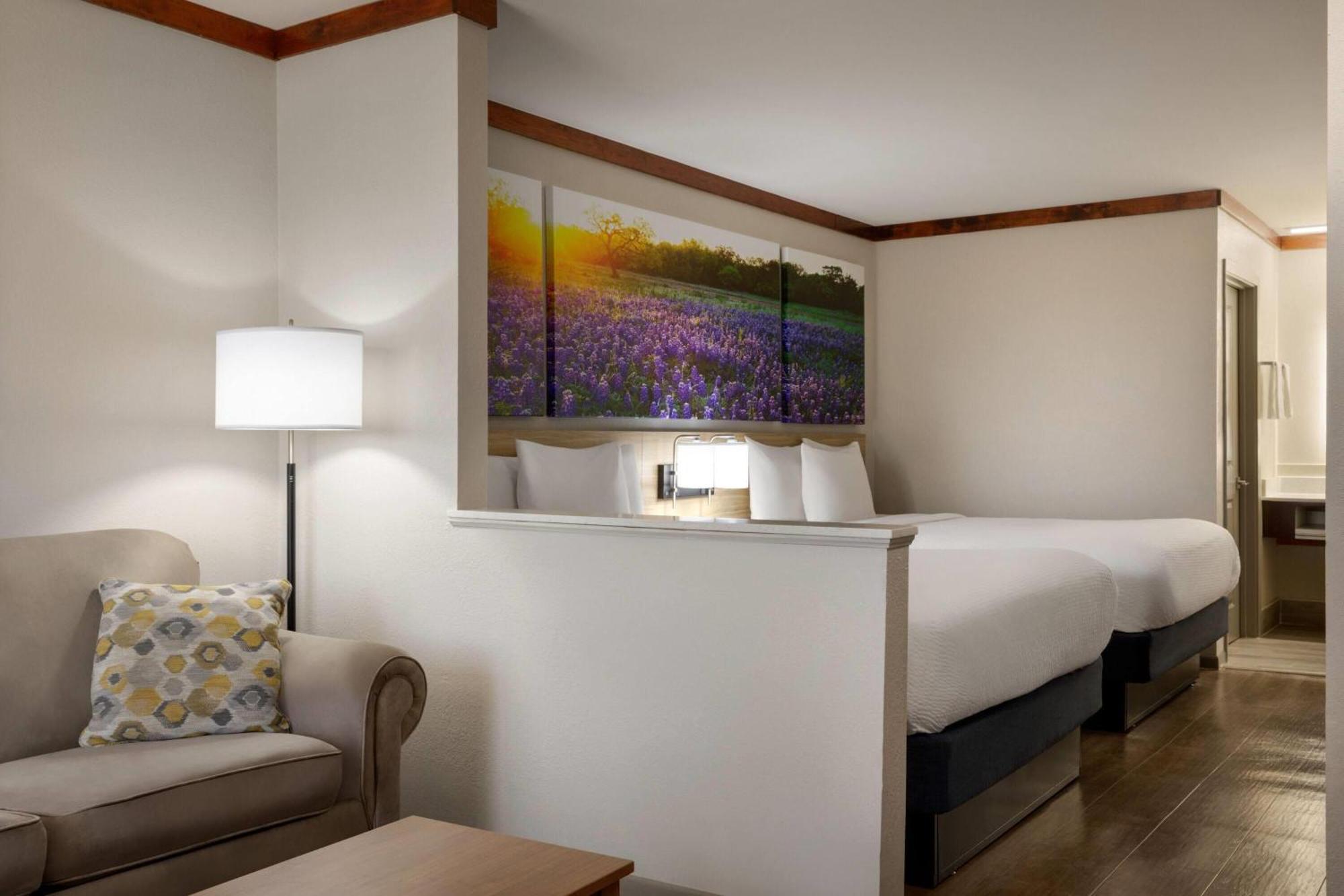 One-Bedroom Suite Two Queen Beds Non-Smoking,1685096983:JPEG