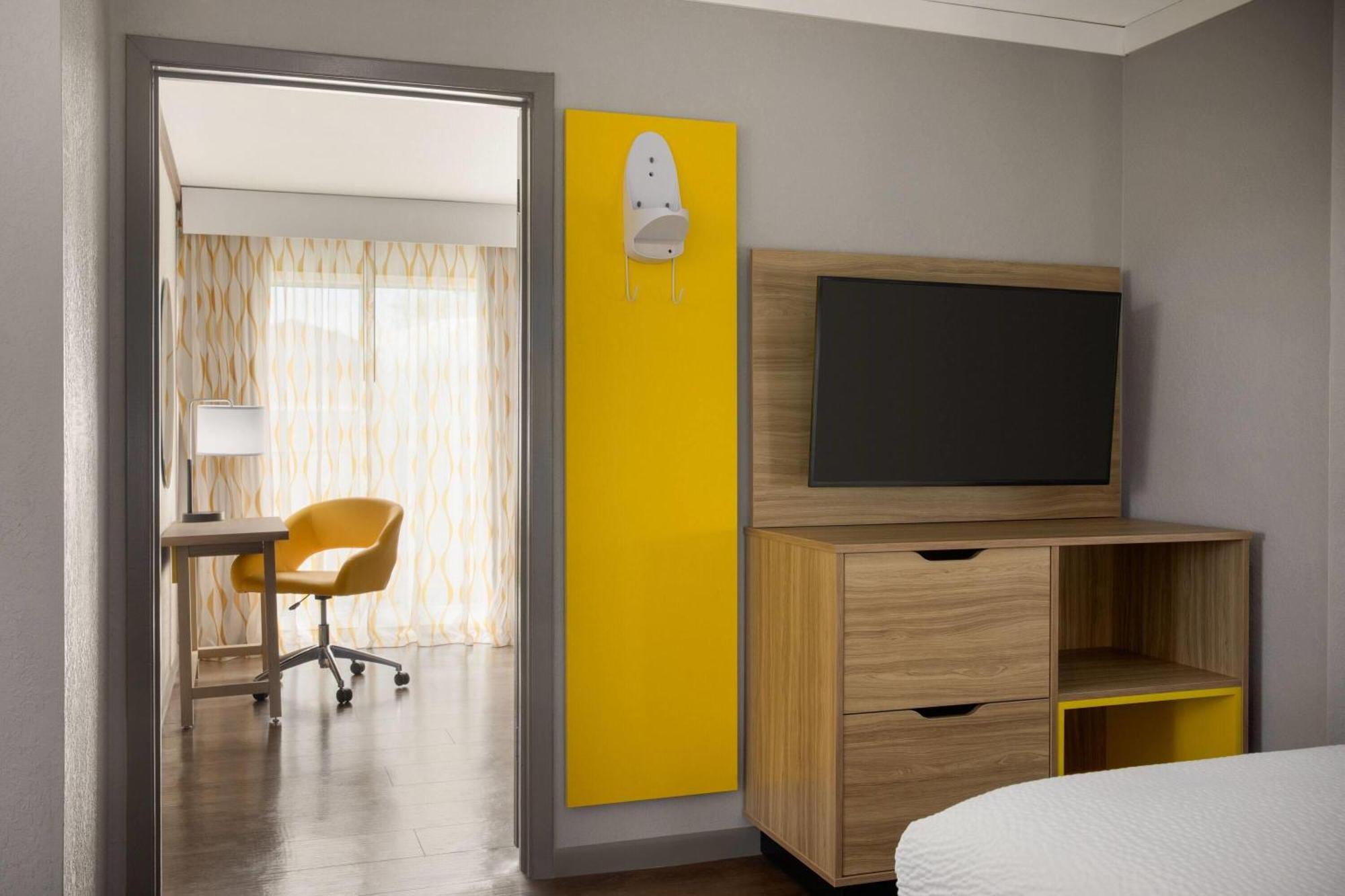 Studio Suite 2 Queen Beds 1 King Bed Non-Smoking,1685096987:JPEG