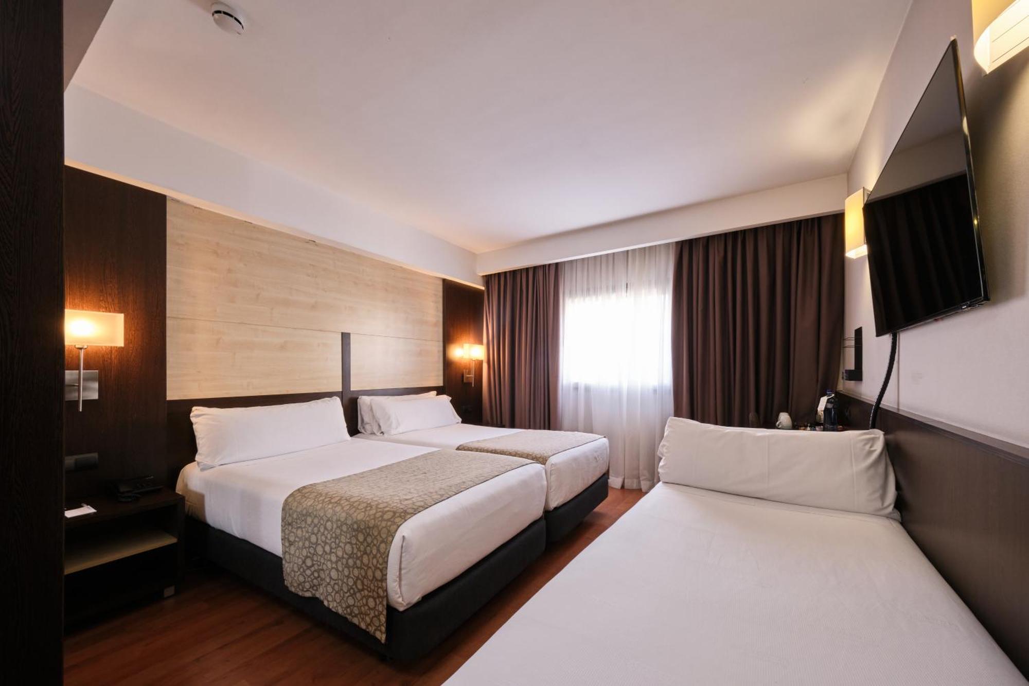 Triple Room,1686423181:JPEG