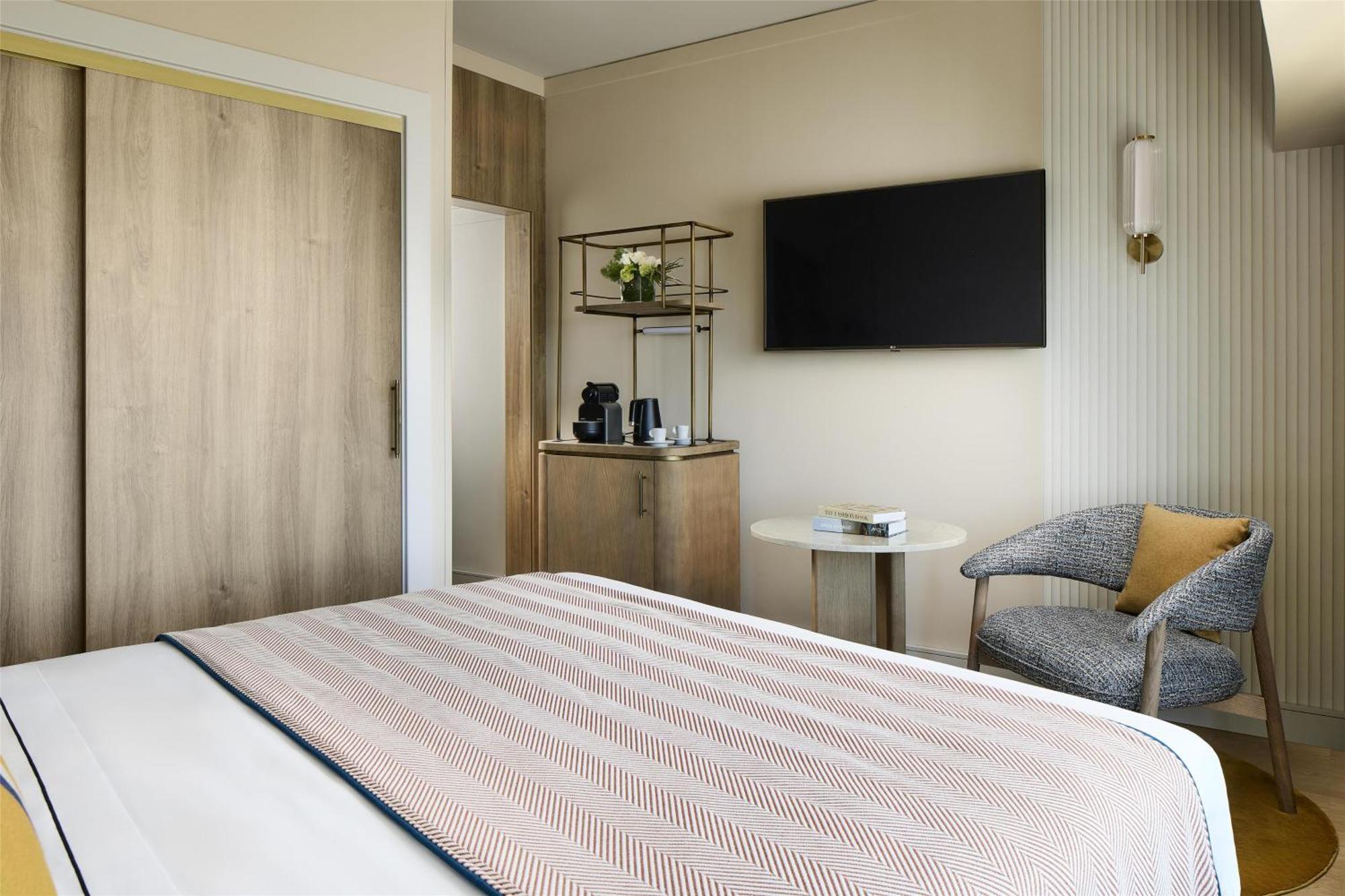 Deluxe Single Room