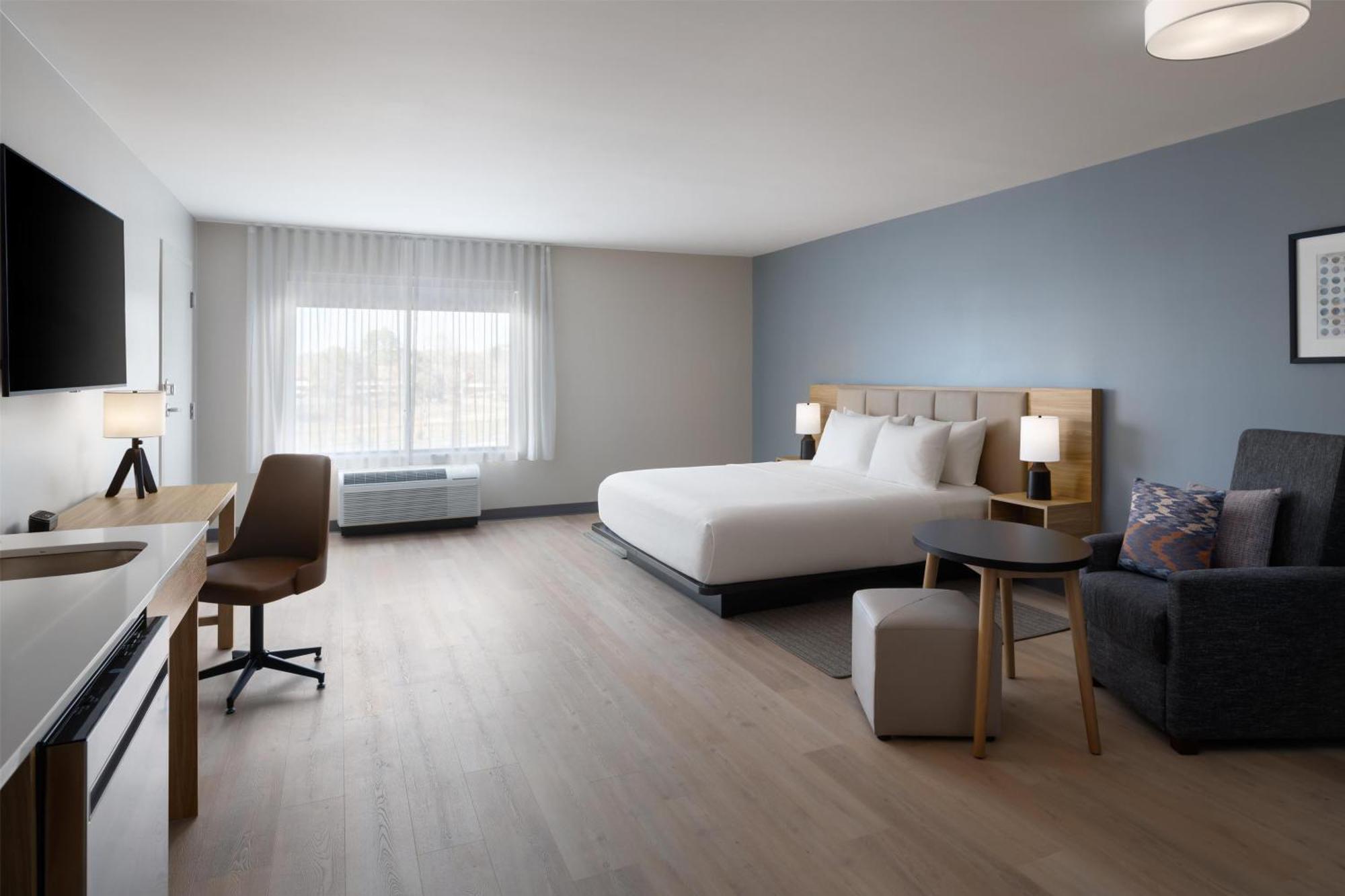 Studio Suite with One King Bed and Accessible Roll-In Shower