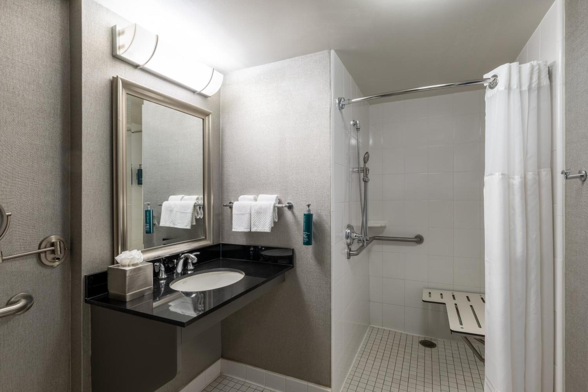 Queen Room Bay View Mobility Hearing Access