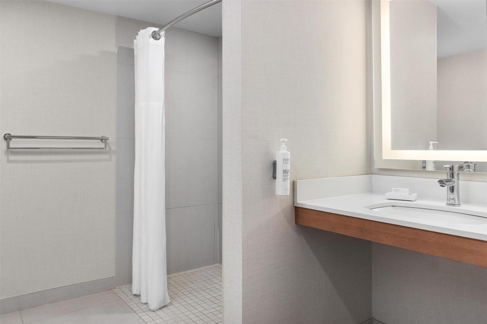 King Room Mobility Access
