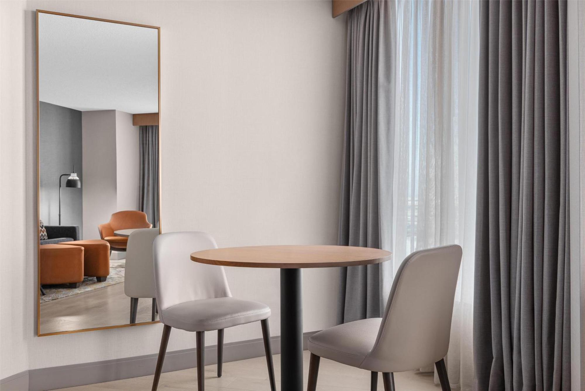 One-Bedroom King Suite