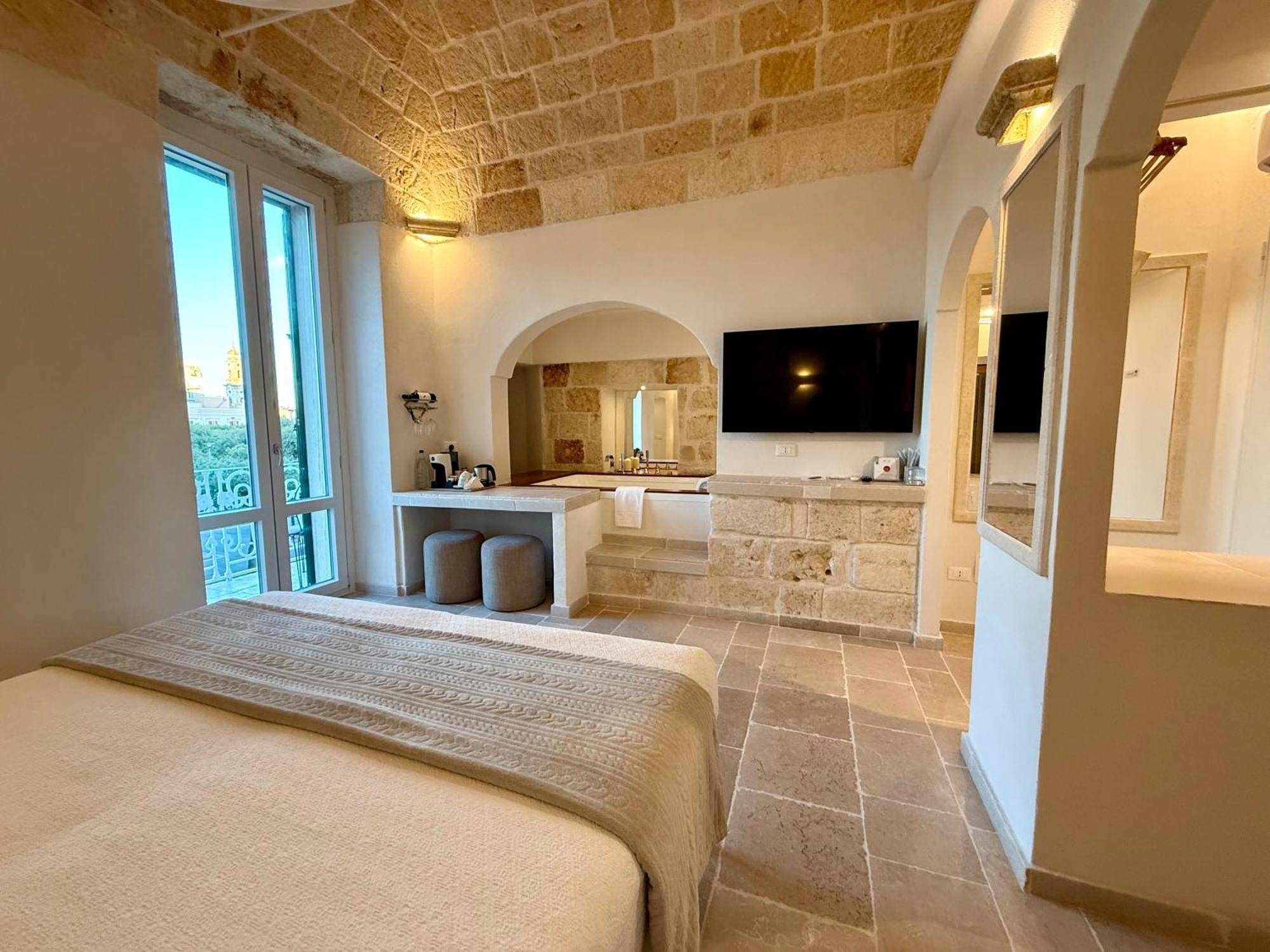 Queen Room Spa Bath