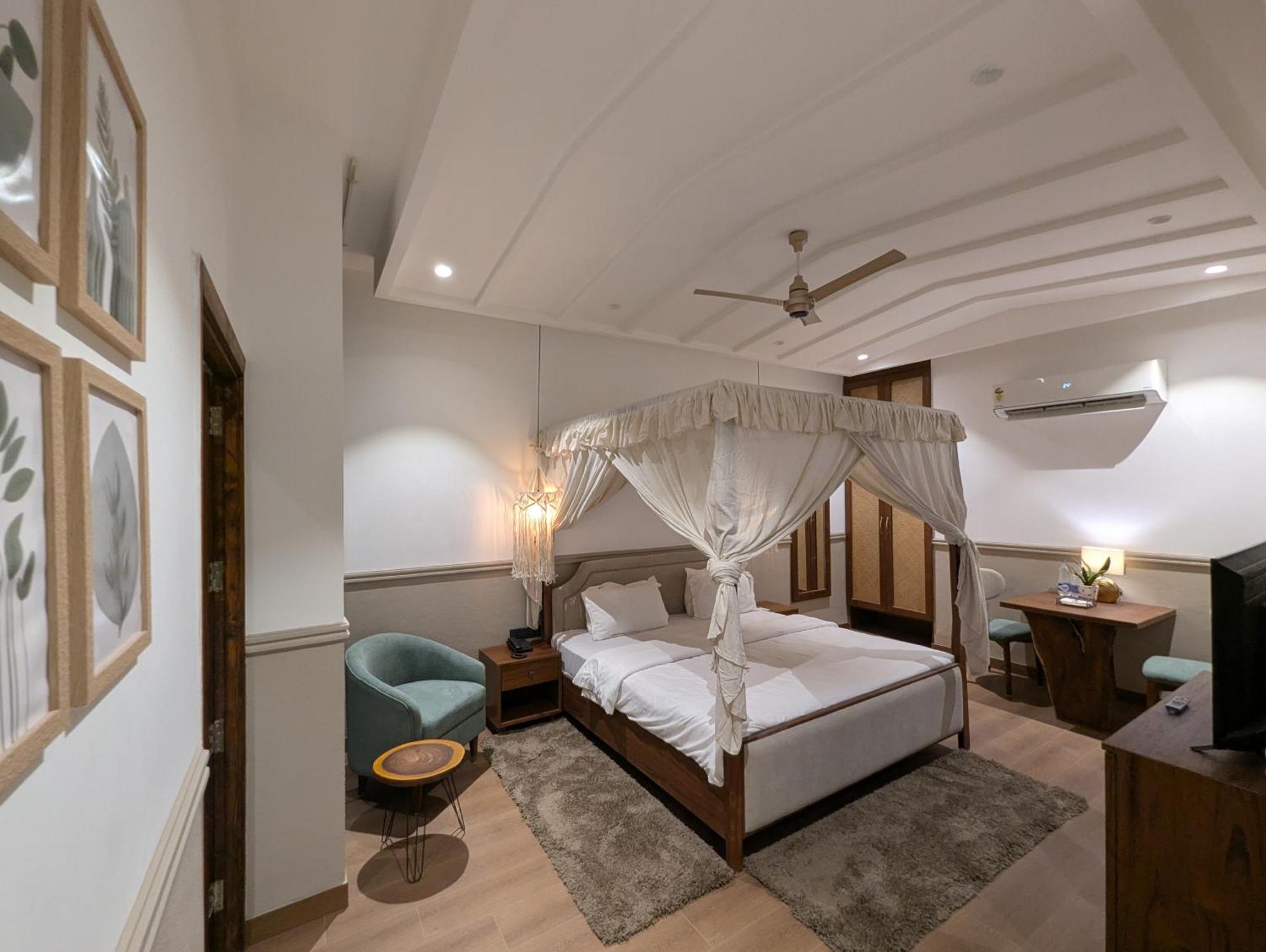 Superior King Room