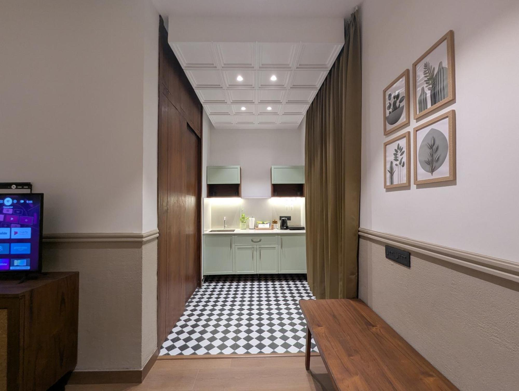 Superior King Room