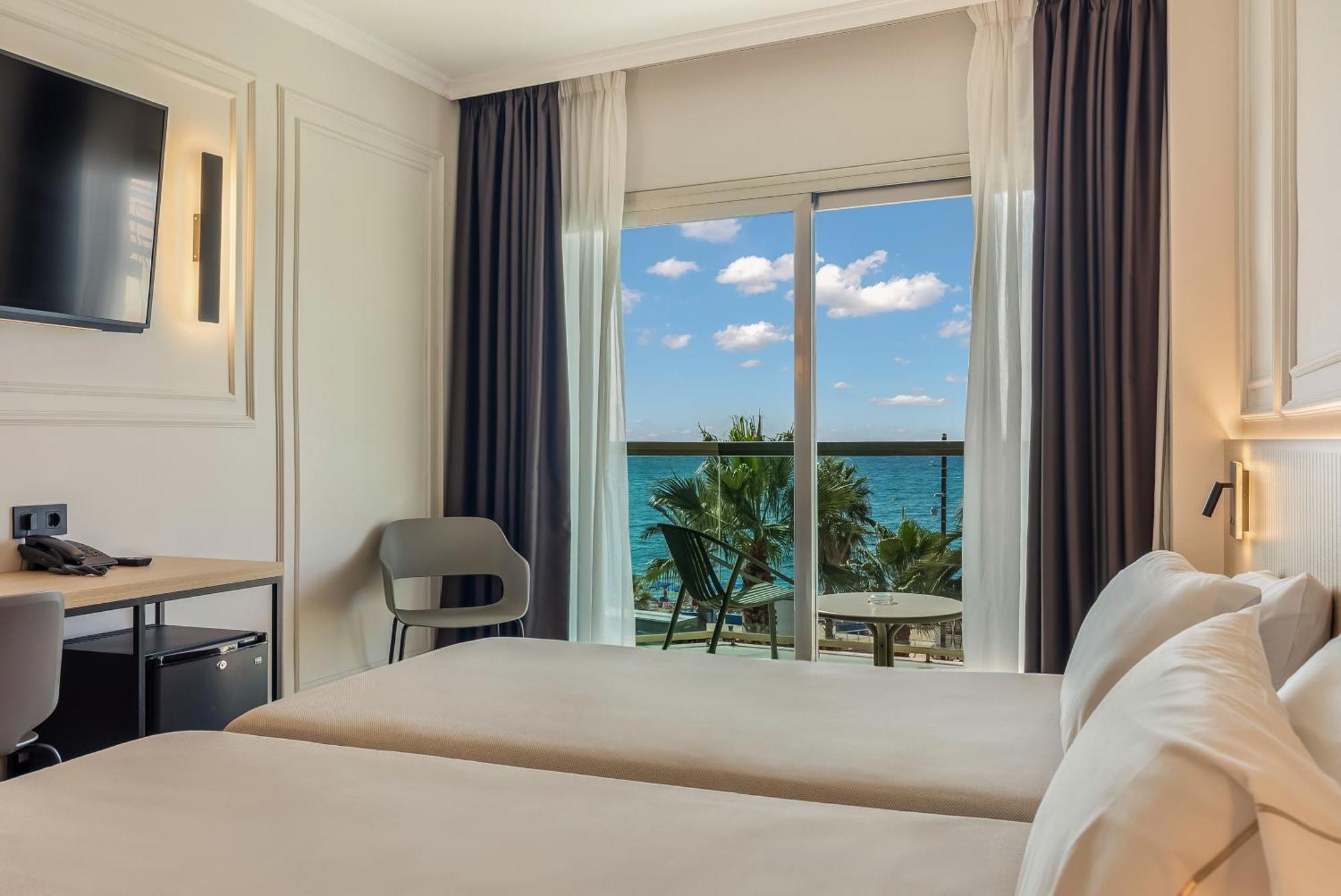 Standard Twin Room Sea View