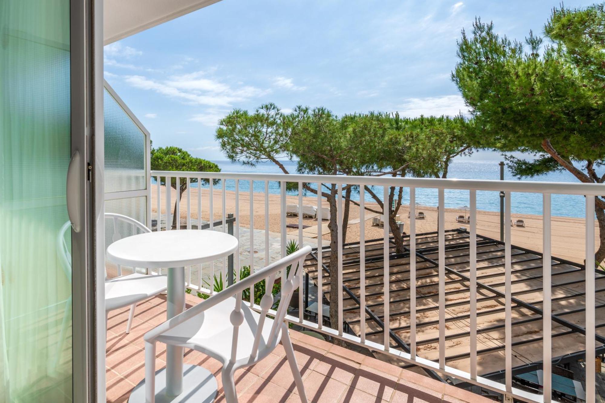 Double Room Frontal Sea View Balcony