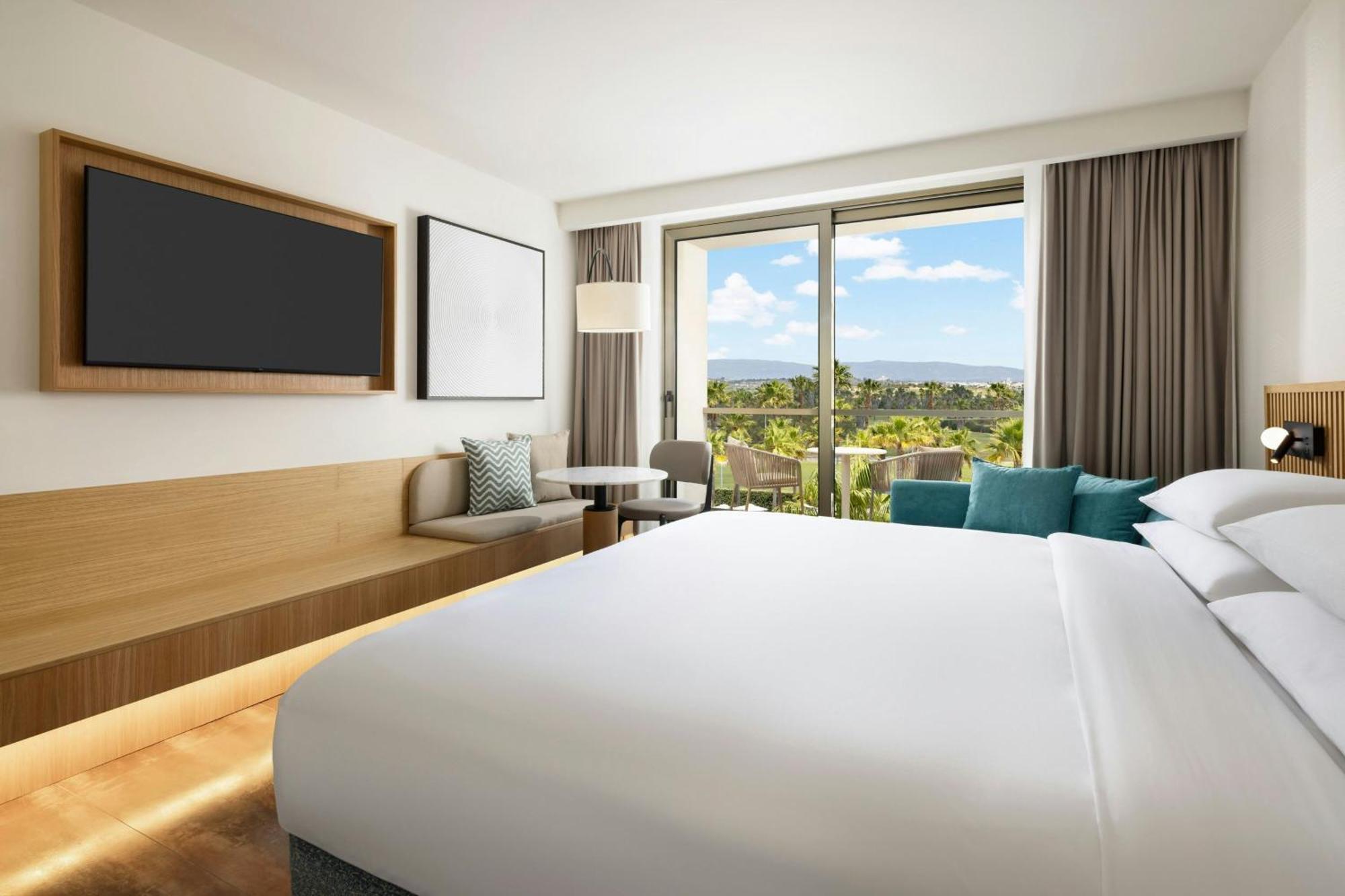 Deluxe King Room Balcony Sea View