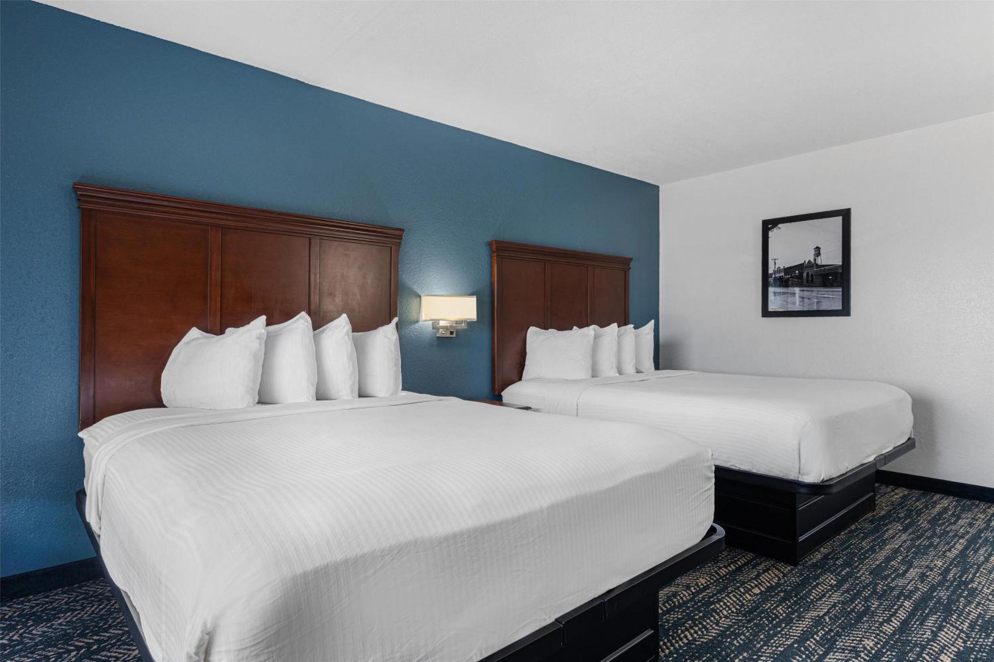 Large Queen Room with Two Queen Beds - Non-Smoking