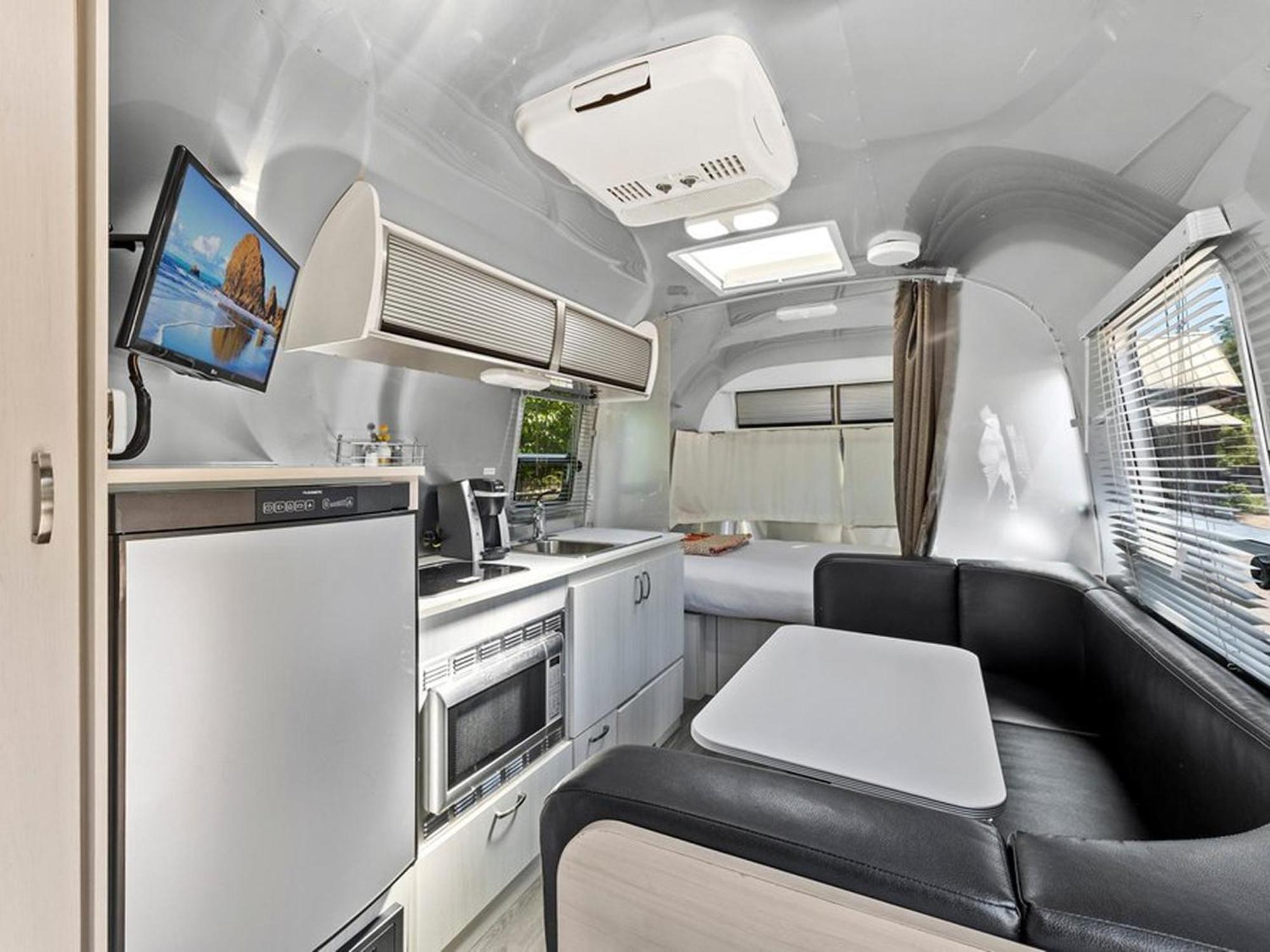 Airstream Bambi Full Bed