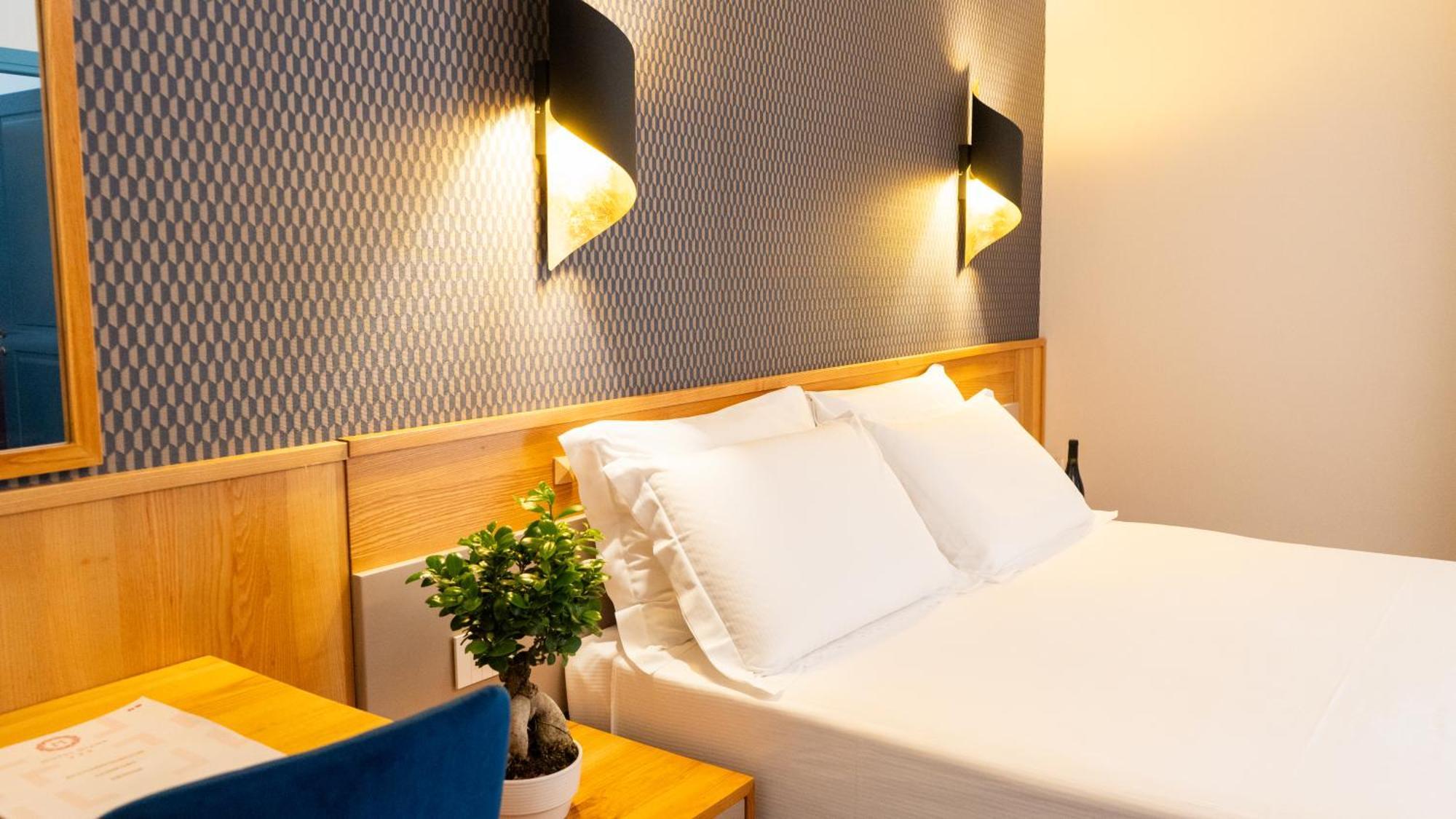 Room Two Queen Beds Non-Smoking