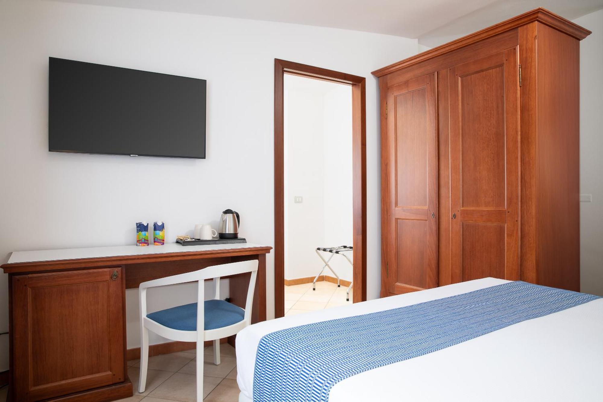 Junior Suite mit 1 Schlafzimmer, Queensize-Bett, Schlafsofa und Meerblick