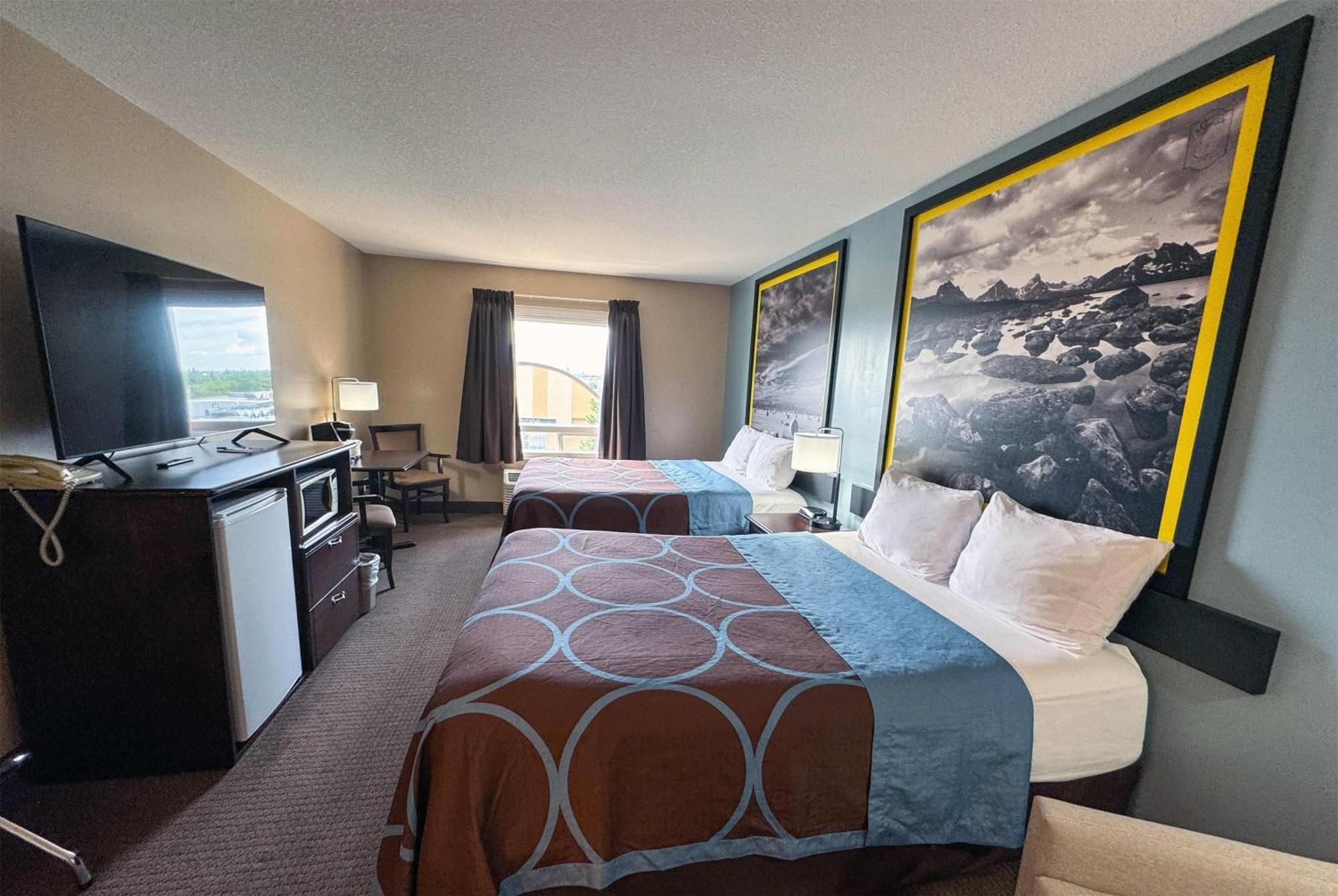 Standard Queen Room Two Queen Beds