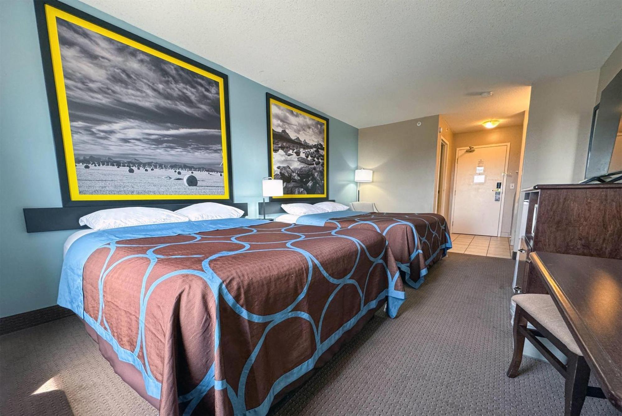Standard Queen Room Two Queen Beds