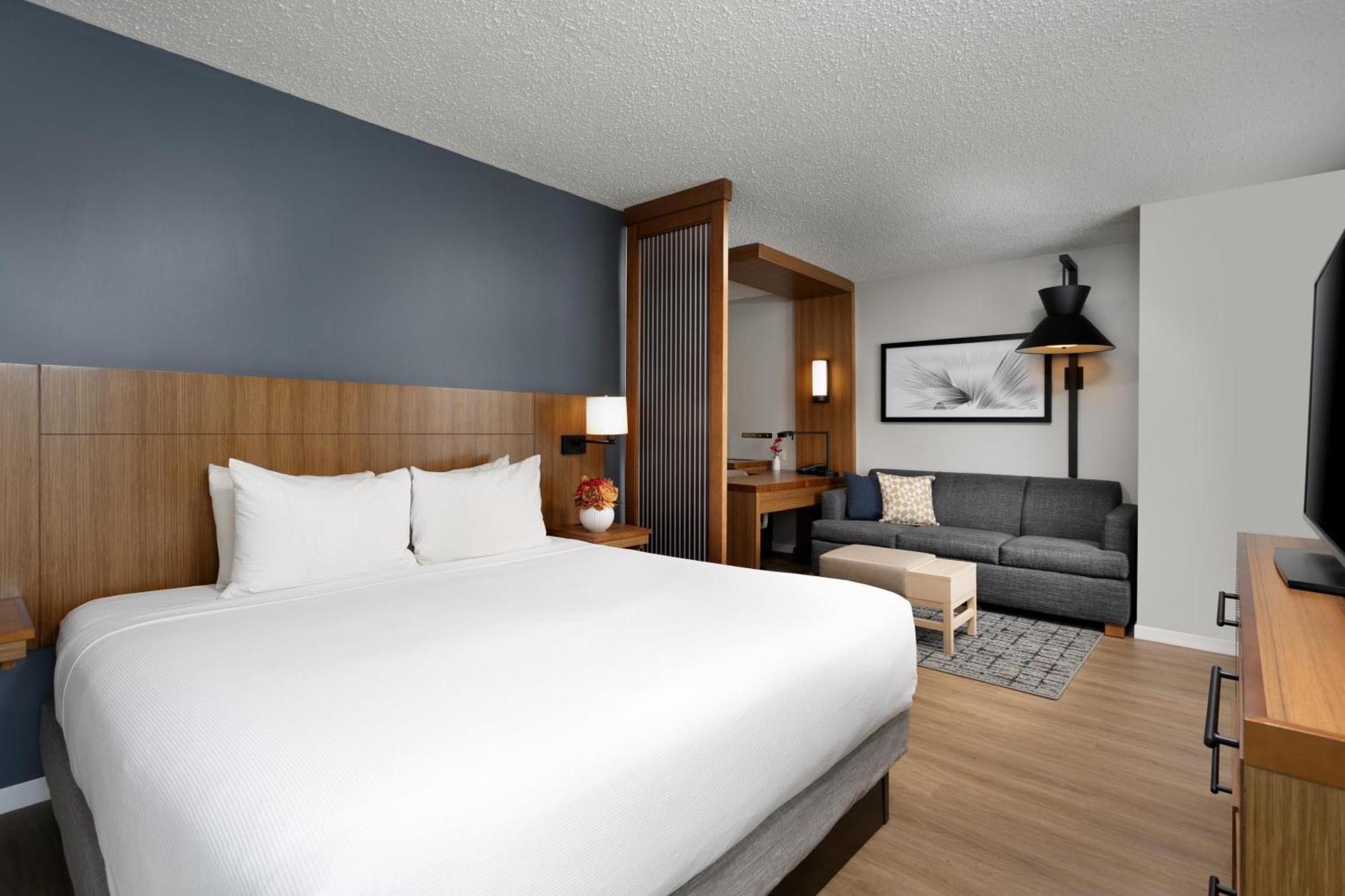King Room with Sofa Bed - High Floor