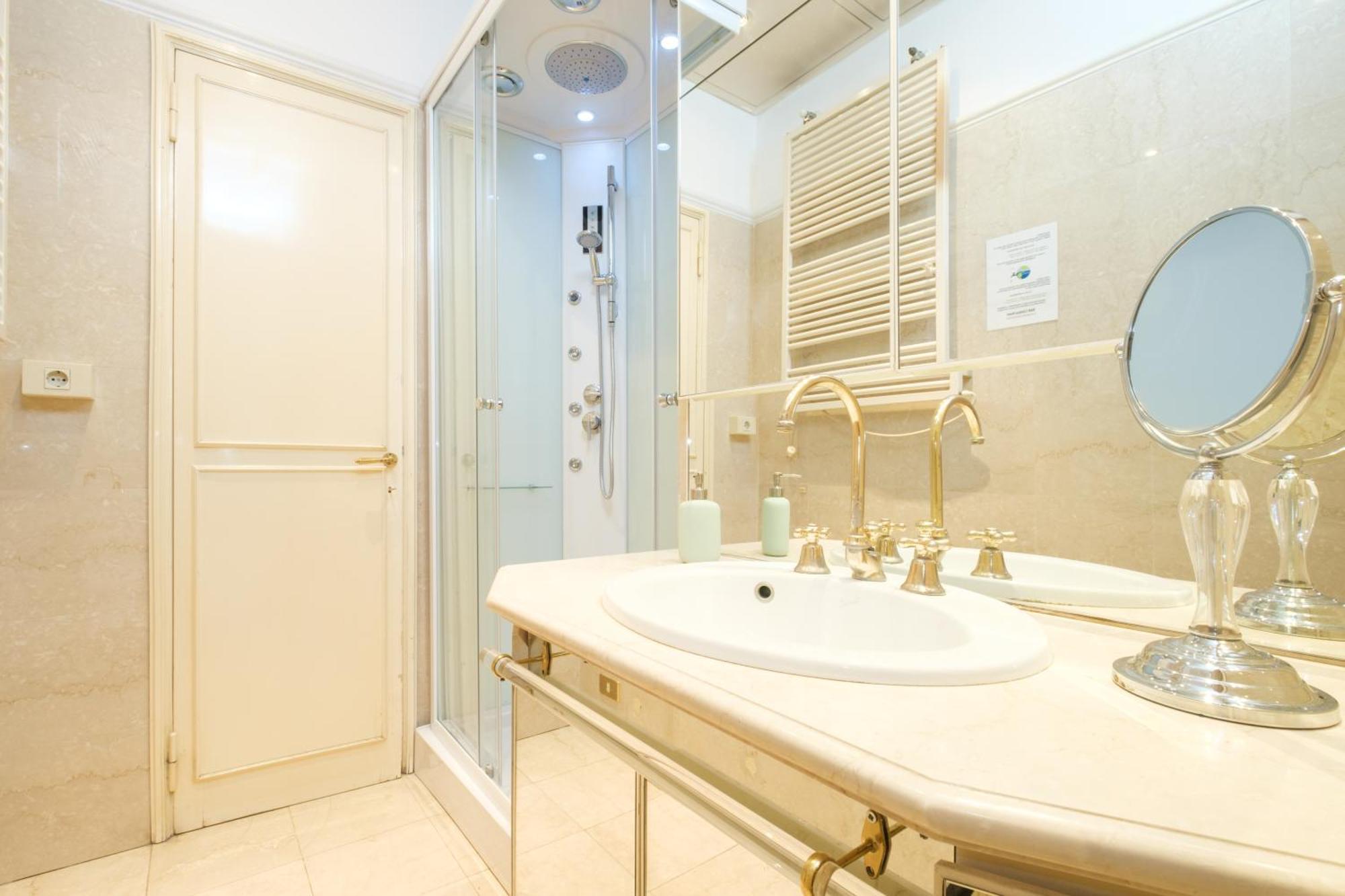 Chambre Double avec Salle de Bains Commune