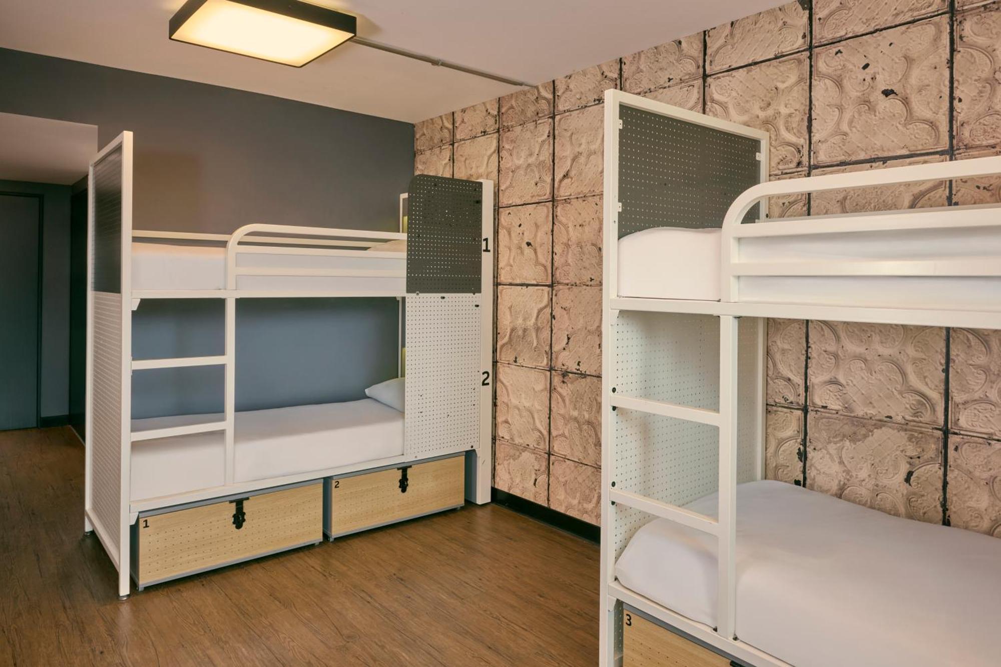 Quarto Privado com 4 Camas