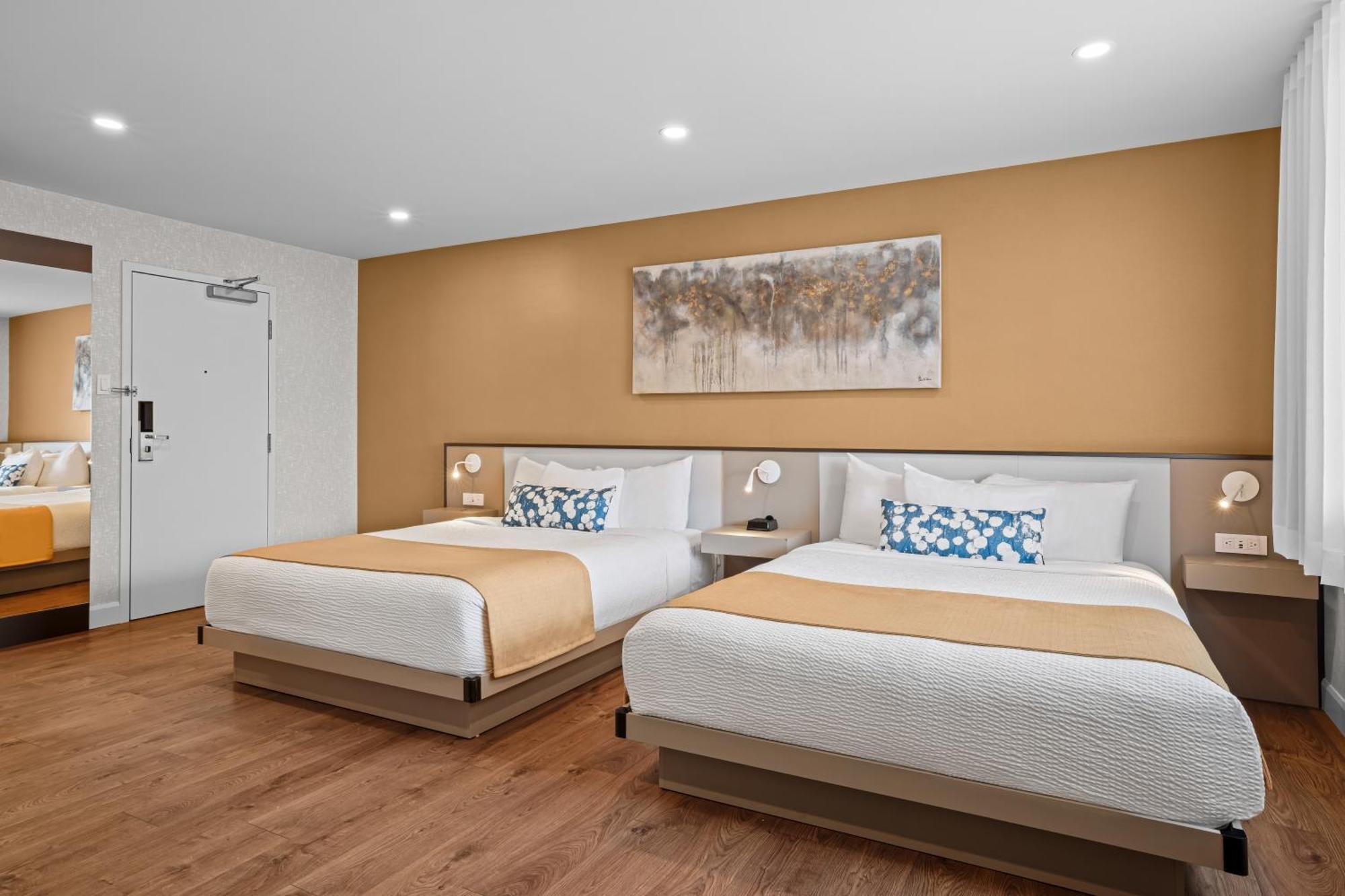 Queen Room Two Queen Beds Non-Smoking