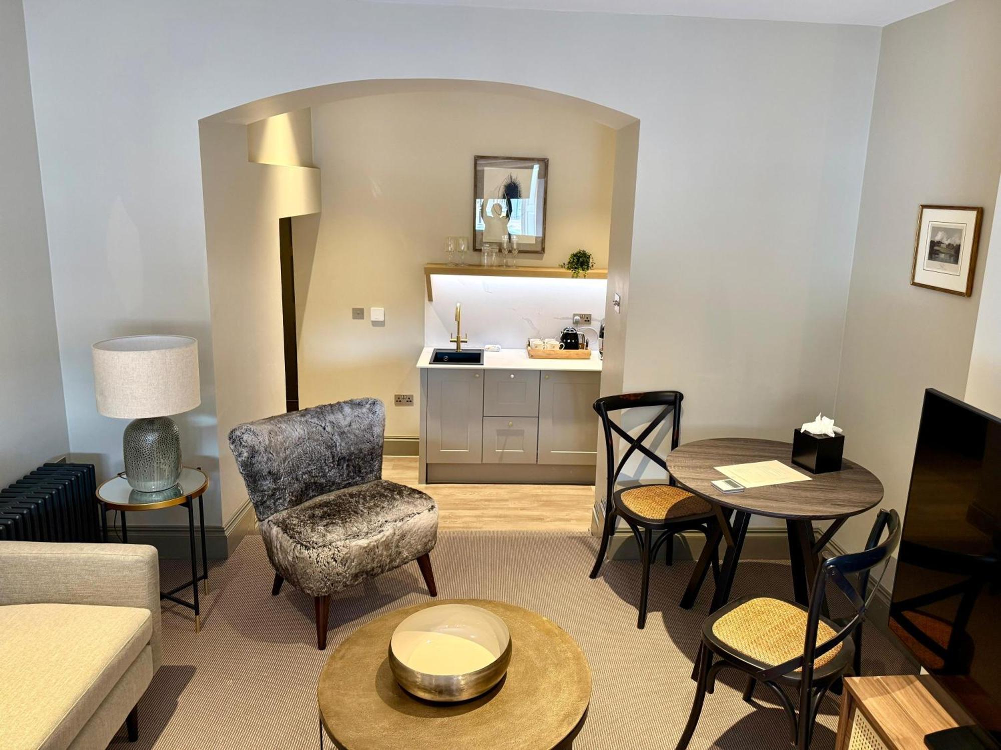 One Bedroom Apartment