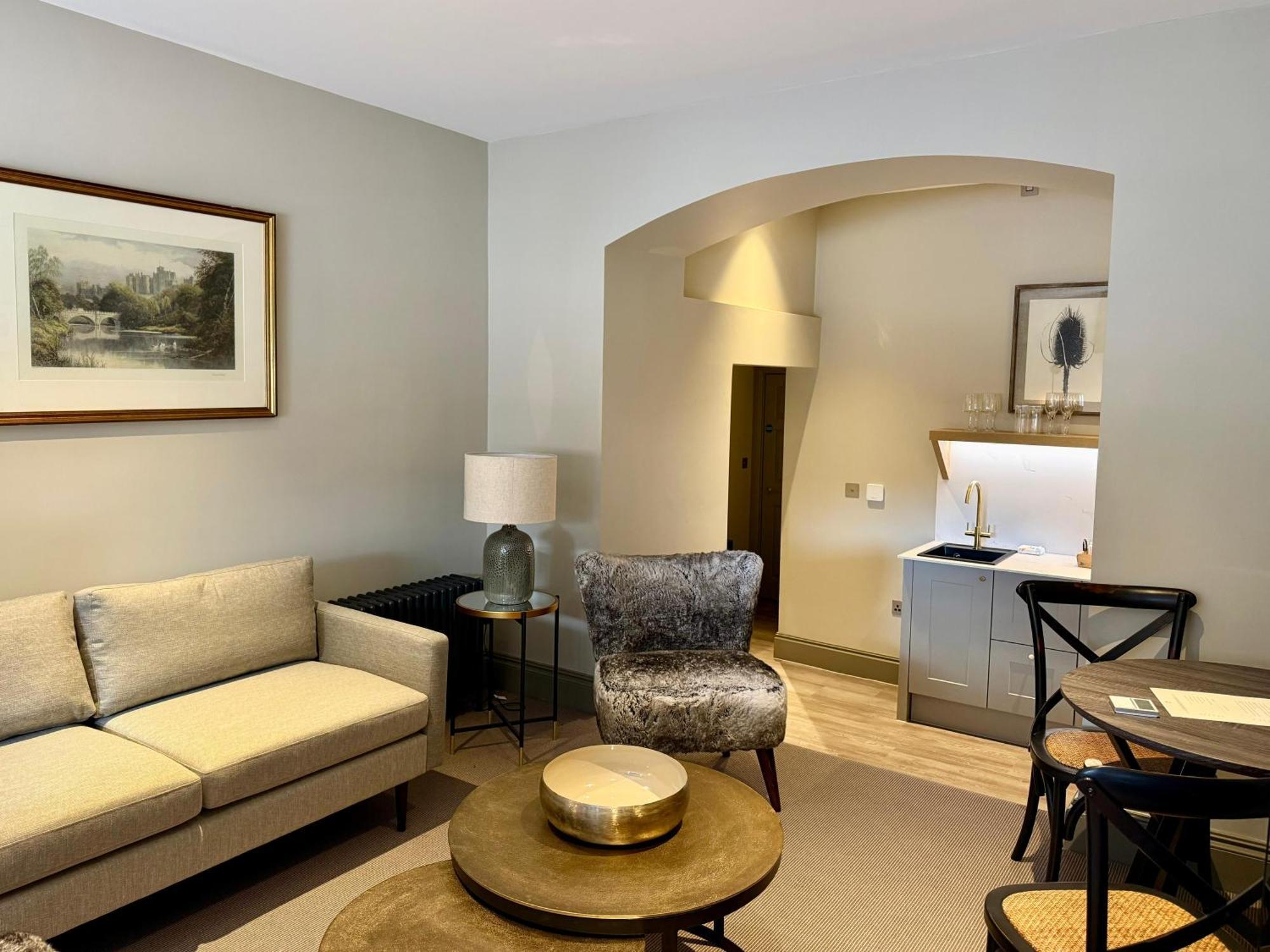 One Bedroom Apartment