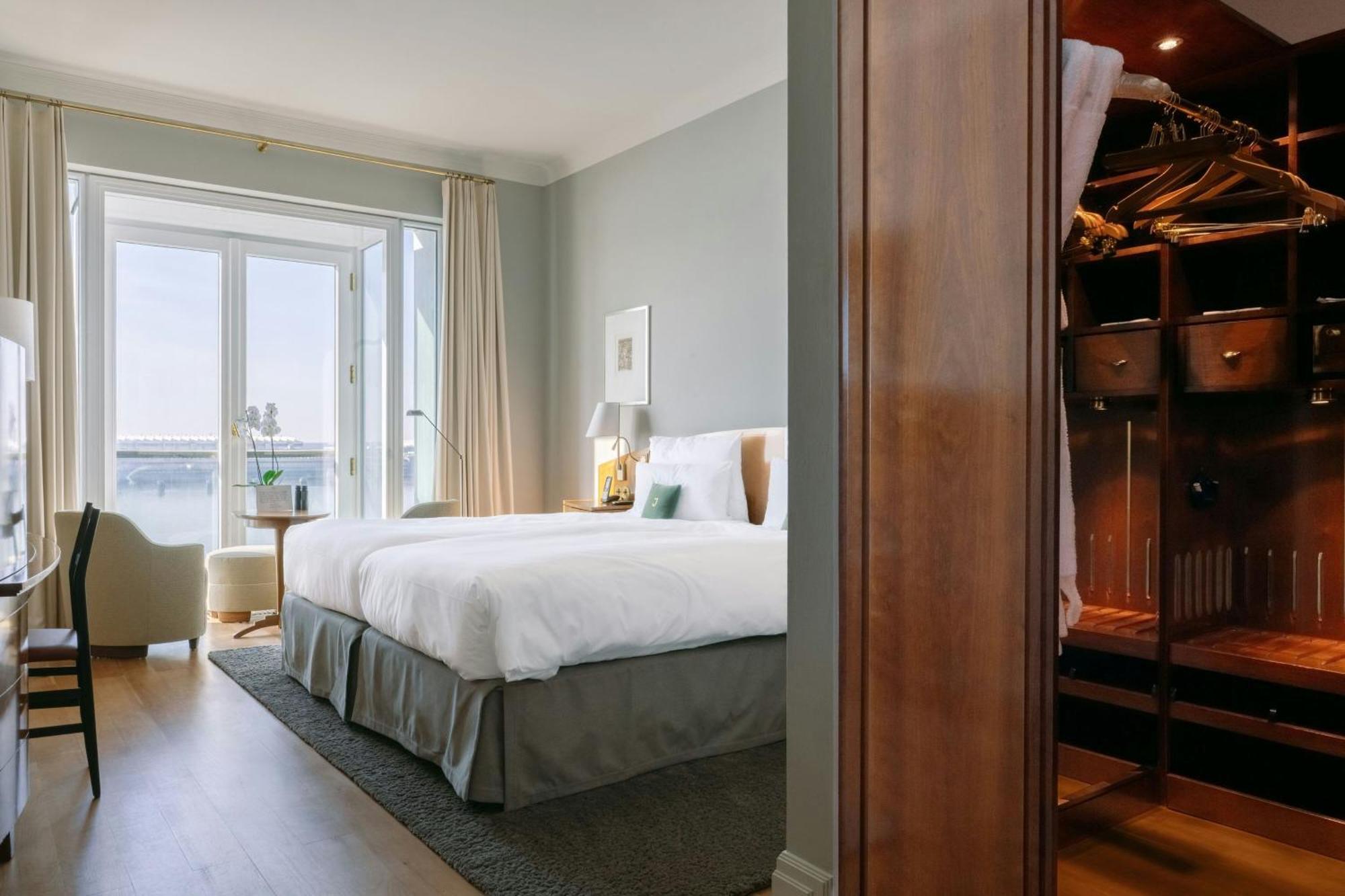 Deluxe Double Room River View
