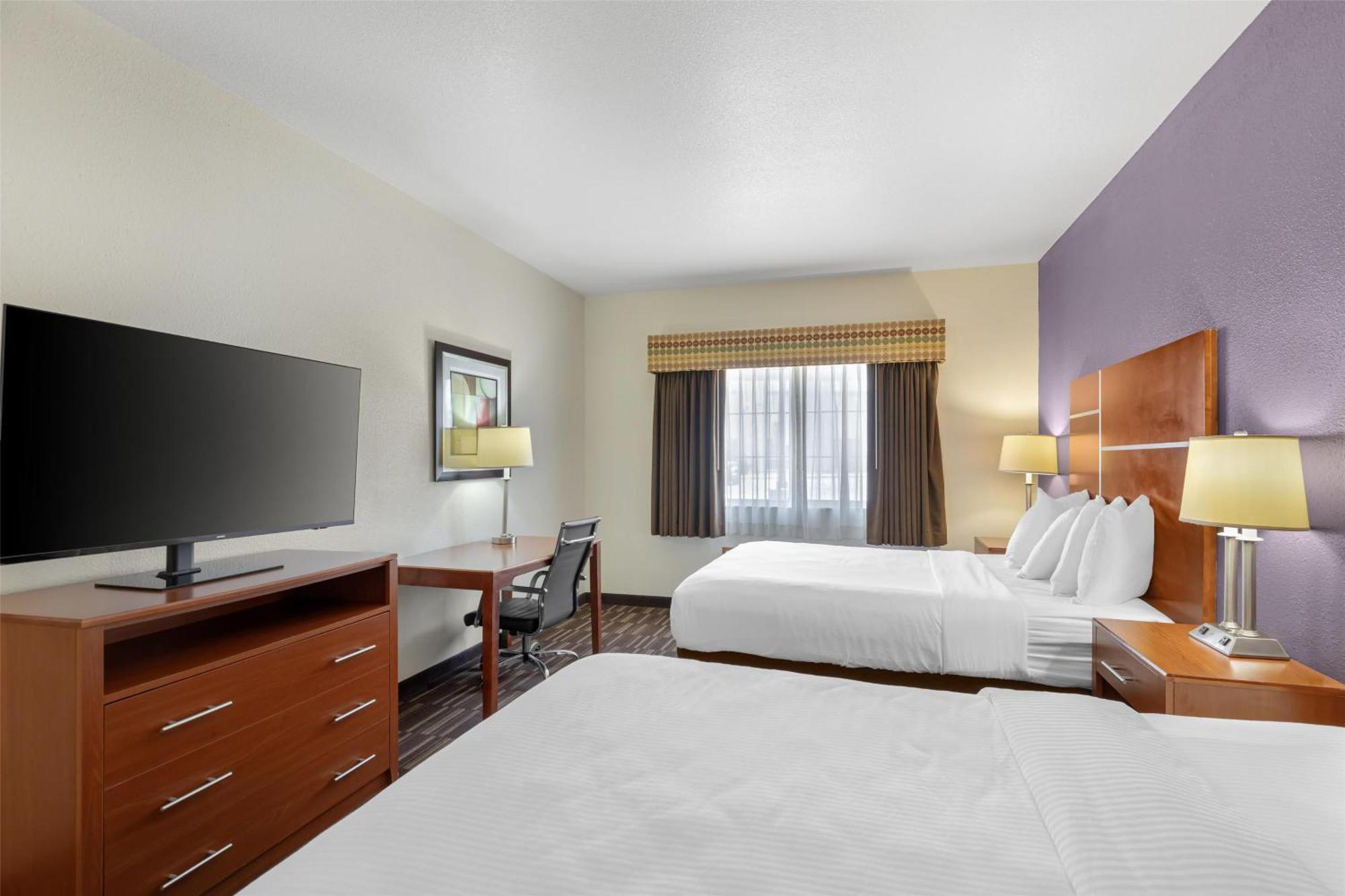 Queen Room Two Queen Beds Non-Smoking