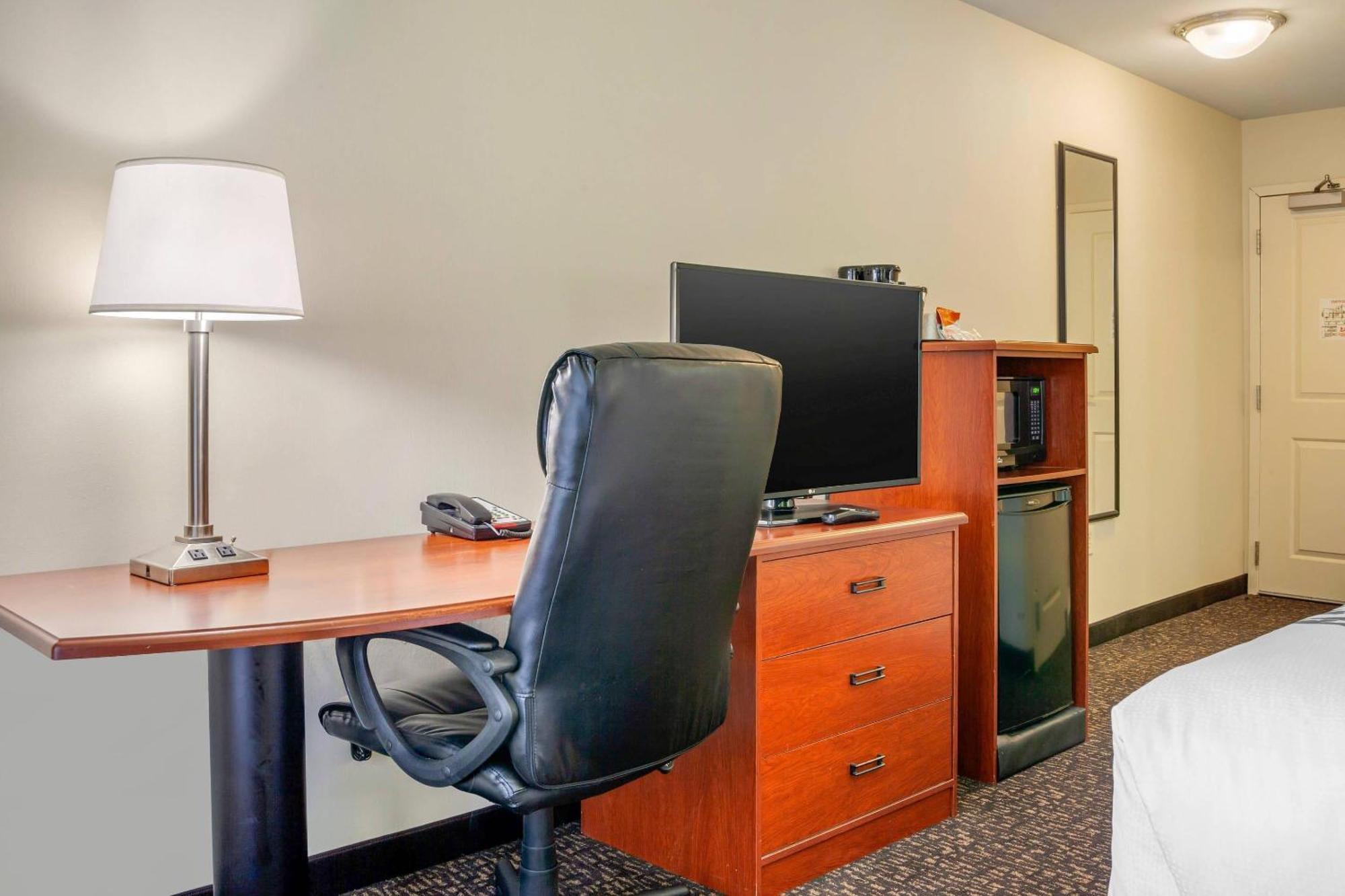 King Room - Accessible/Non-Smoking